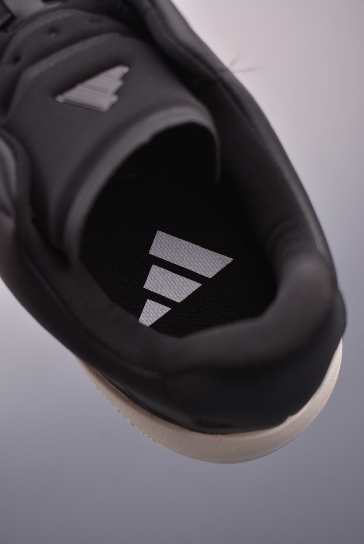 adidas Sport Performance ACESMASH 百搭休闲轻松舒适耐磨透气低帮板鞋 JQ2301