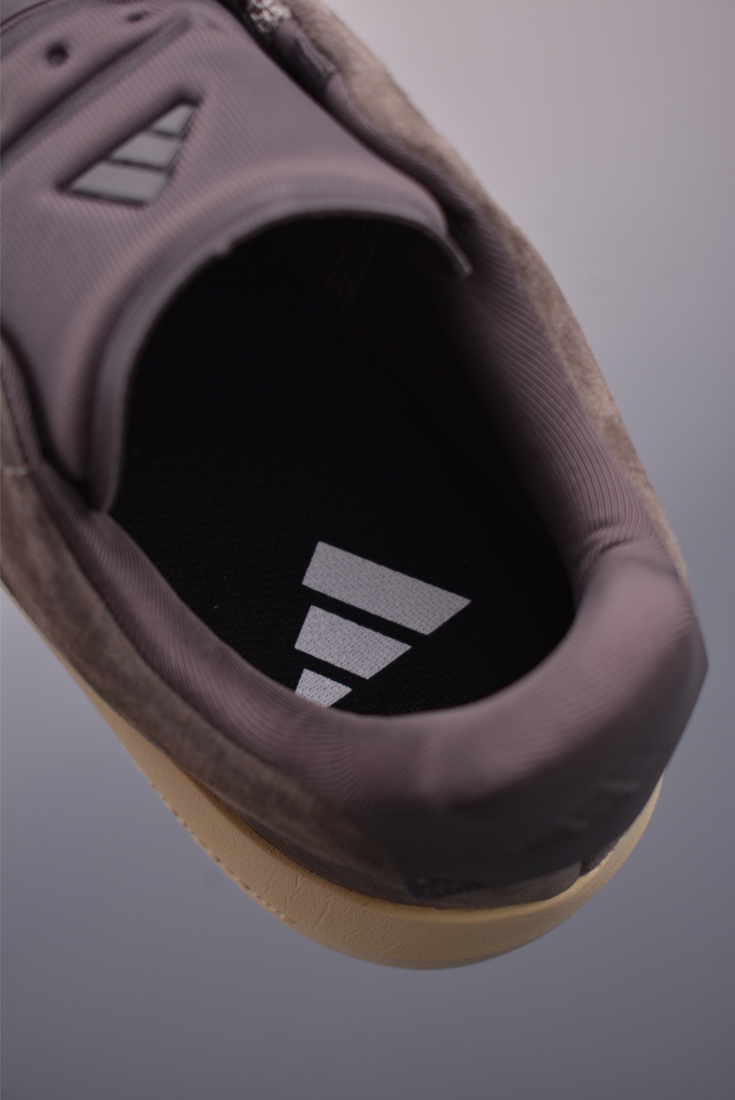 Adidas ACESMASH Suede Low-Top Sneakers - Comfortable and Stylish Trainers 9 i1752447124920 9973 0 8