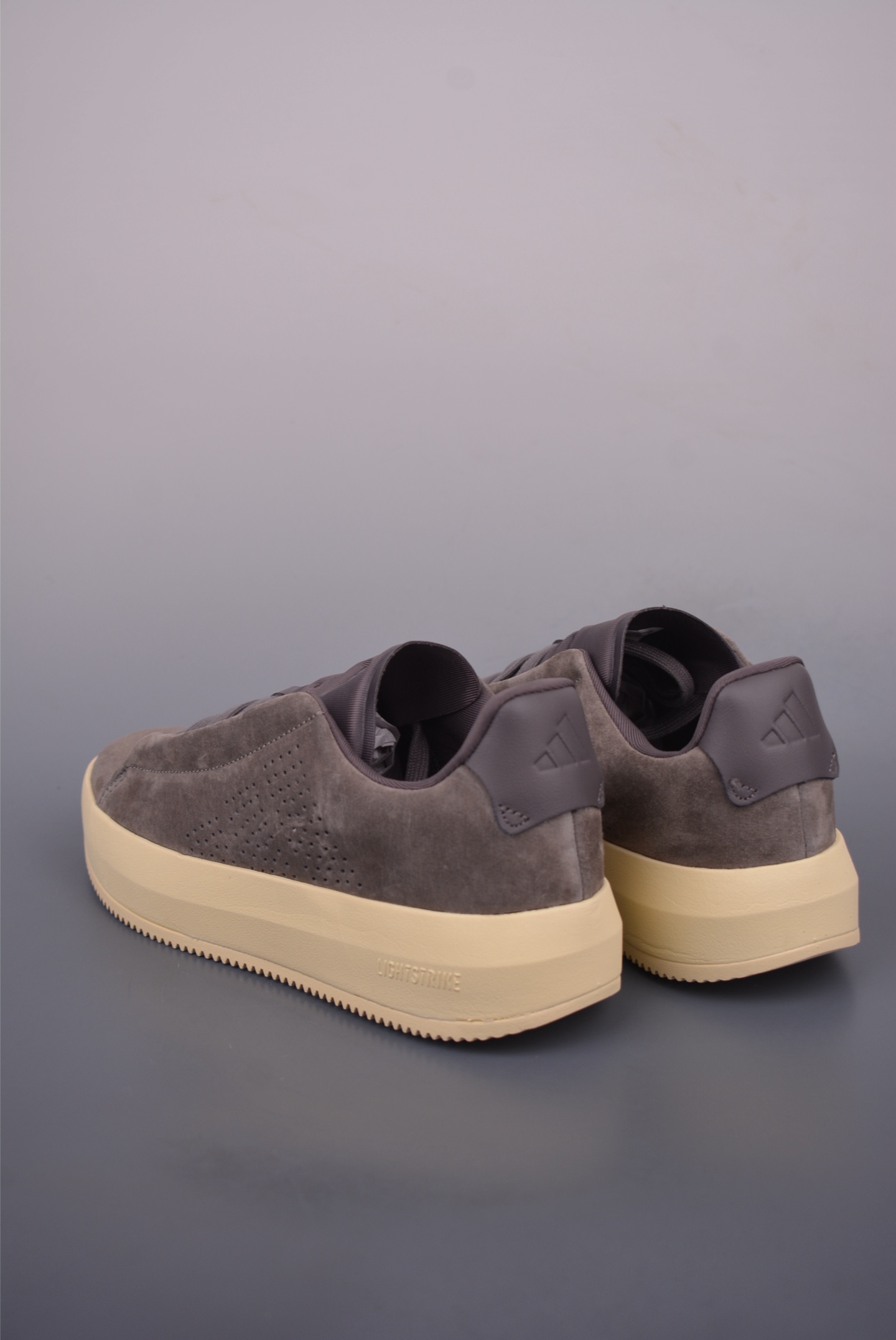 Adidas ACESMASH Suede Low-Top Sneakers - Comfortable and Stylish Trainers 2 i1752447127939 370 0 1