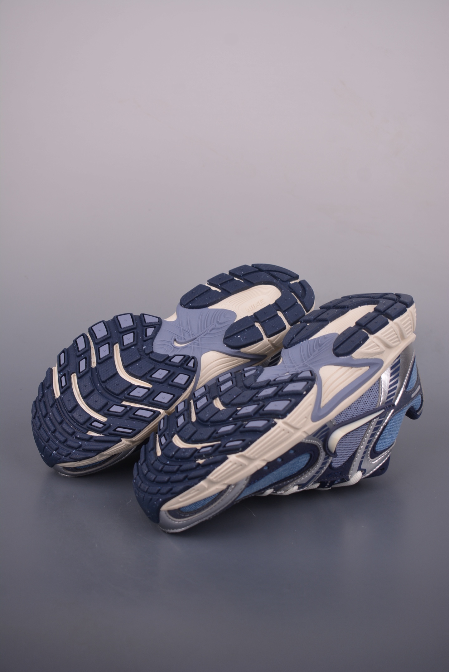 Nike V5 RNR Running Shoes - Comfortable, Versatile & Durable Sneakers 4 i1752447465296 1793 0 2