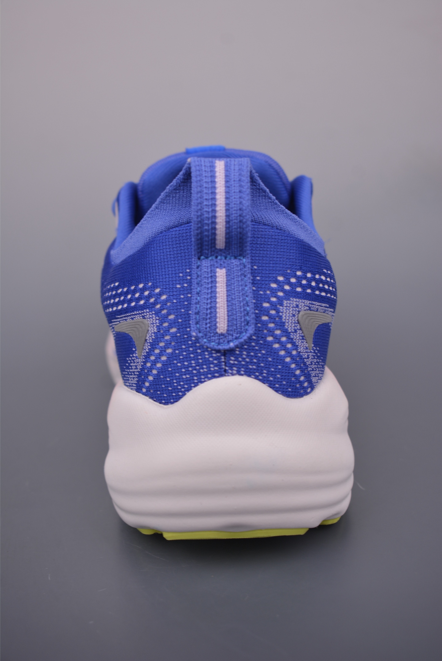 Brooks Glycerin 22: Lightweight, Breathable Running Shoes for Ultimate Comfort 4 i1752448626089 9691 0 3