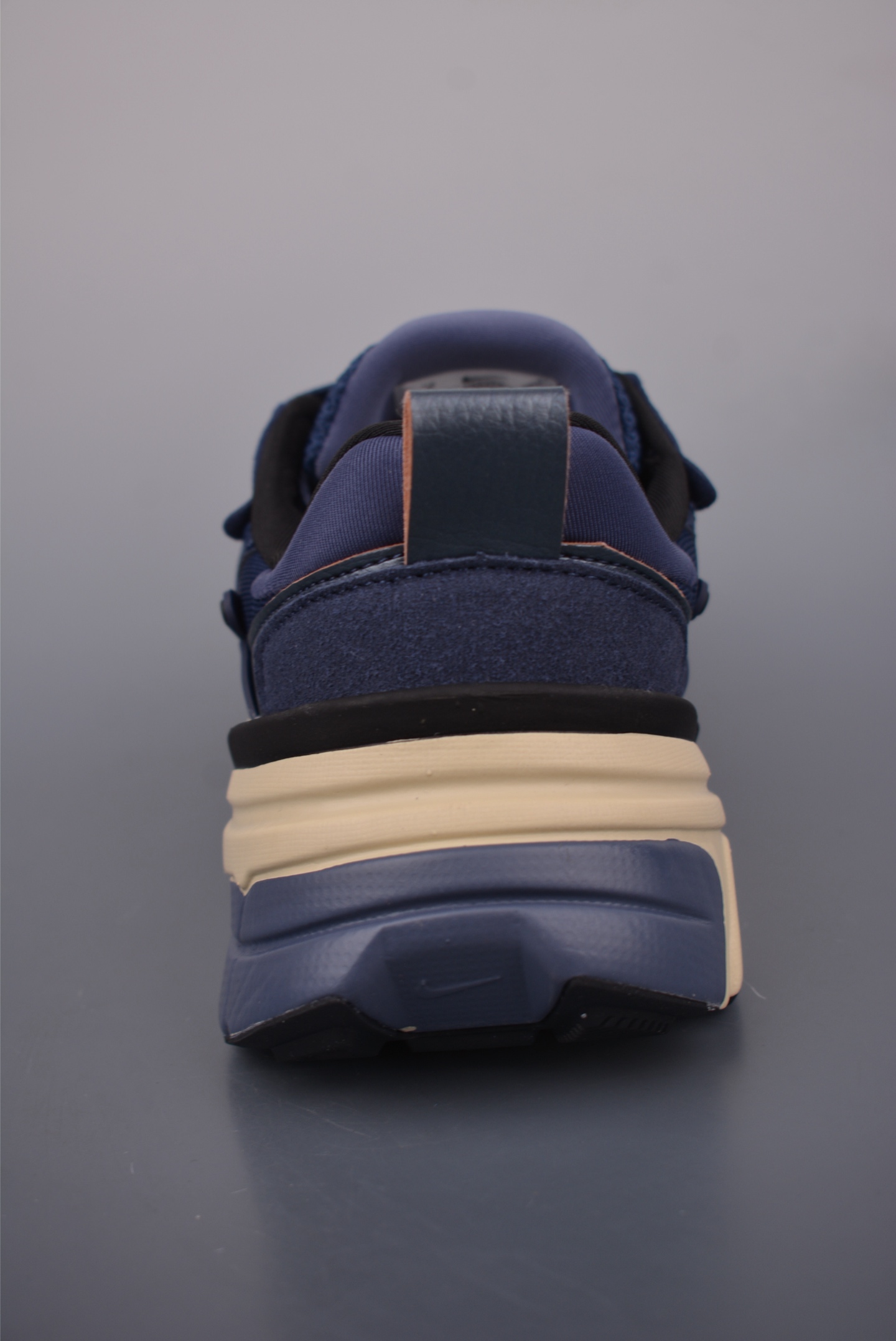 NIKE V2K Runtekk 版本 减震防滑复古低帮跑步鞋 FN6703-400