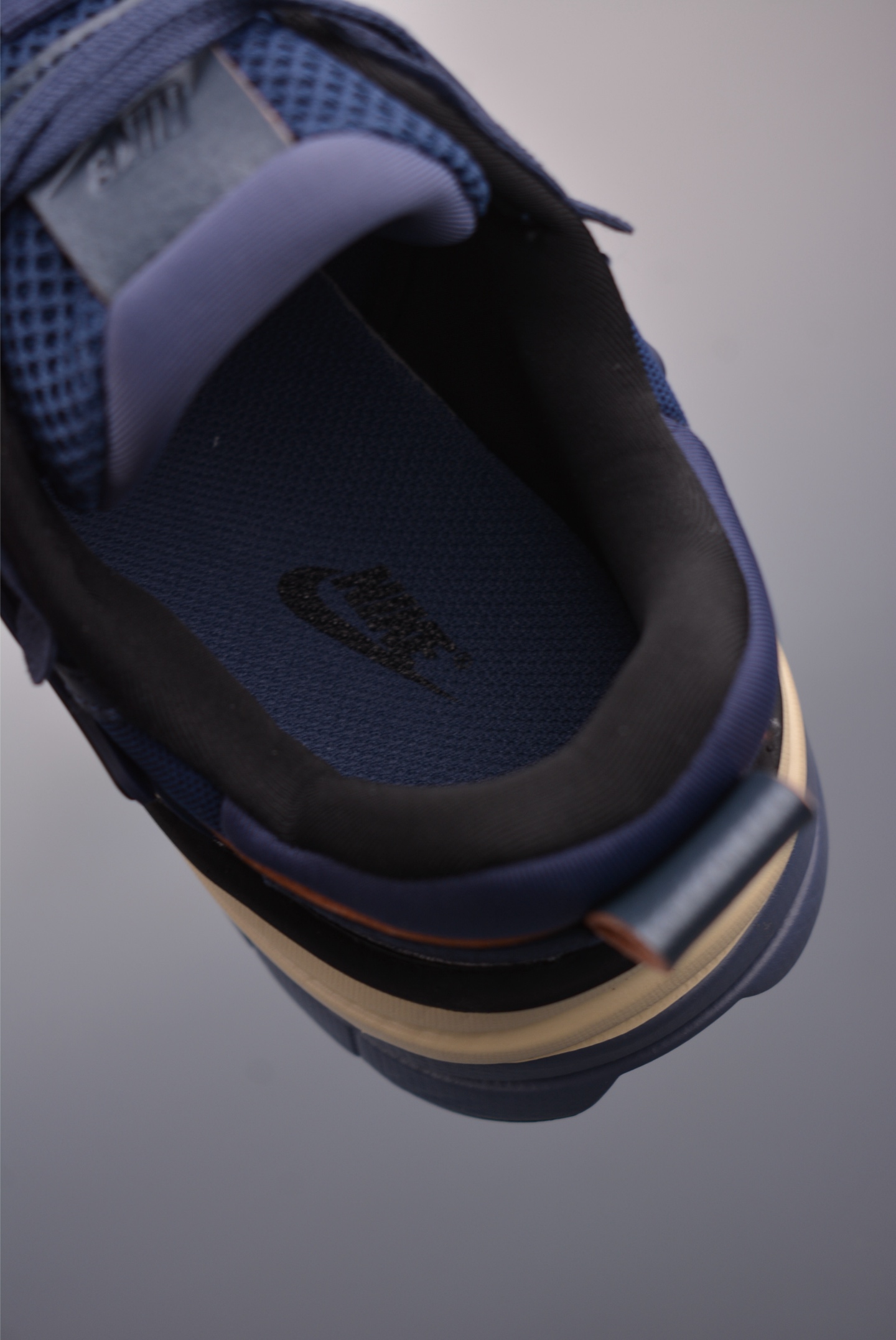 NIKE V2K Runtekk 版本 减震防滑复古低帮跑步鞋 FN6703-400