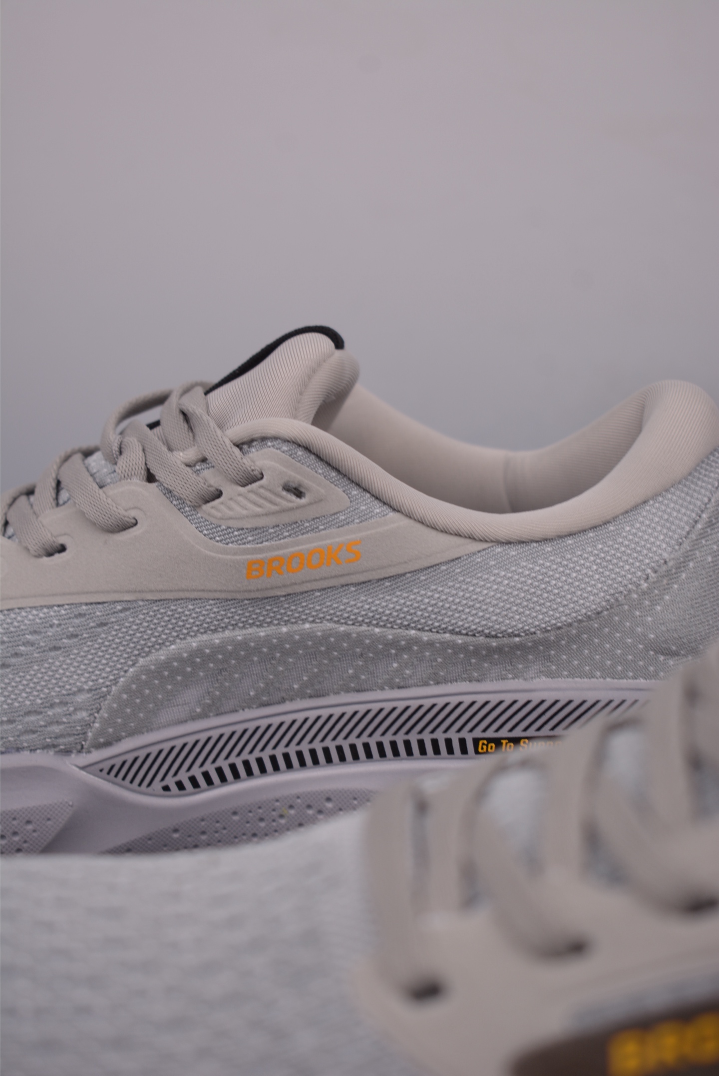 Brooks 布鲁克斯 Adrenaline GTs 24 超弹轻盈跑步鞋 110437-莆田鞋,莆田鞋货源,高仿鞋,高仿鞋货源,安福档口,莆田高仿鞋,莆田鞋批发,高仿鞋批发,莆田高仿运动鞋,高仿运动鞋,莆田运动鞋 Brooks 布鲁克斯 Adrenaline GTs 24 超弹轻盈跑步鞋 110437