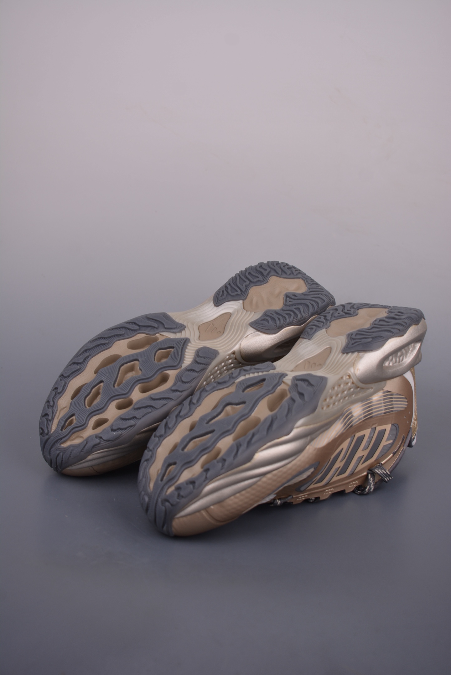 Adidas Climacool Vento 4.0 复古休闲老爹鞋 JQ4947