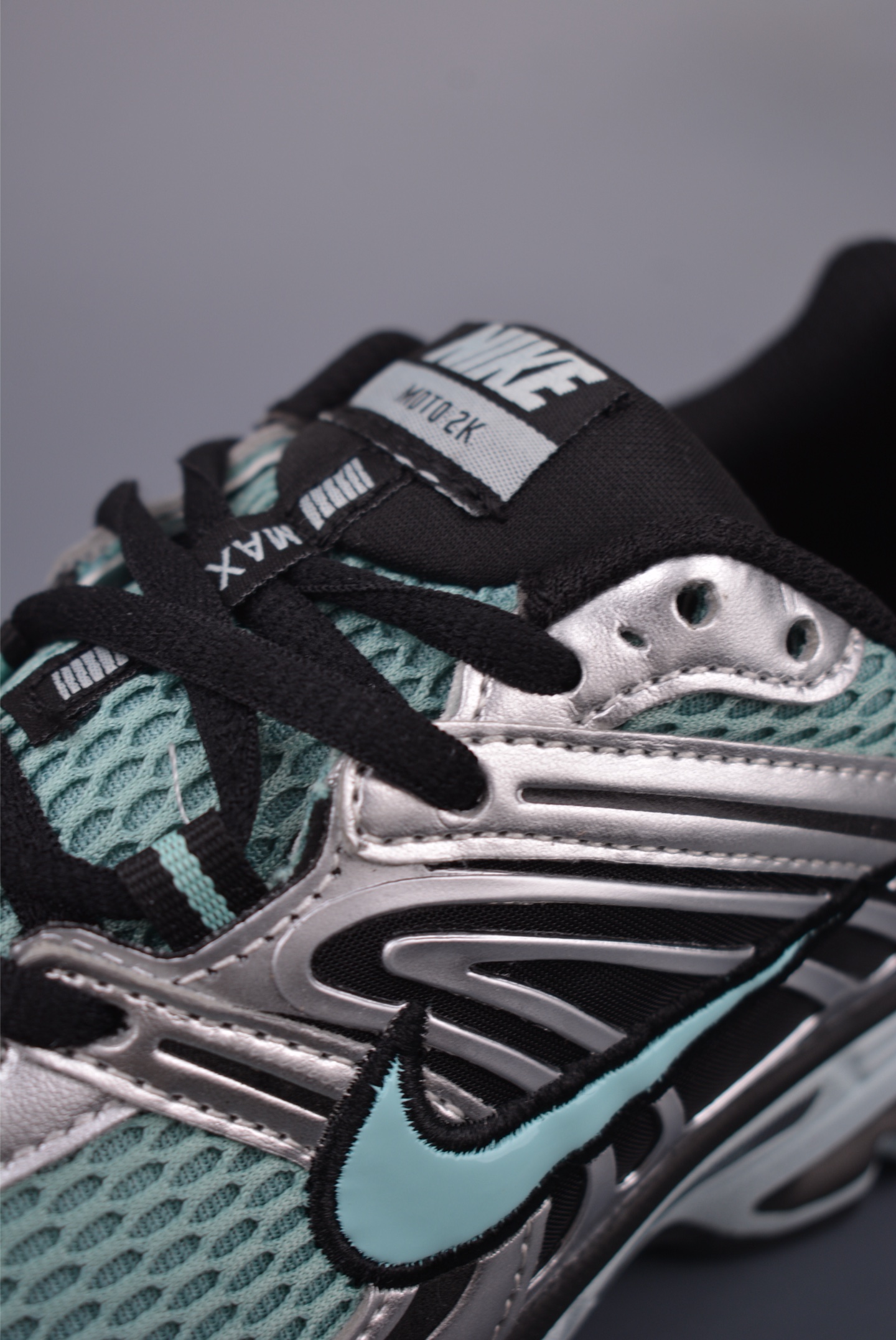 Nike Air Max Moto 2K 舒适百搭 低帮跑步鞋 HQ2056-006