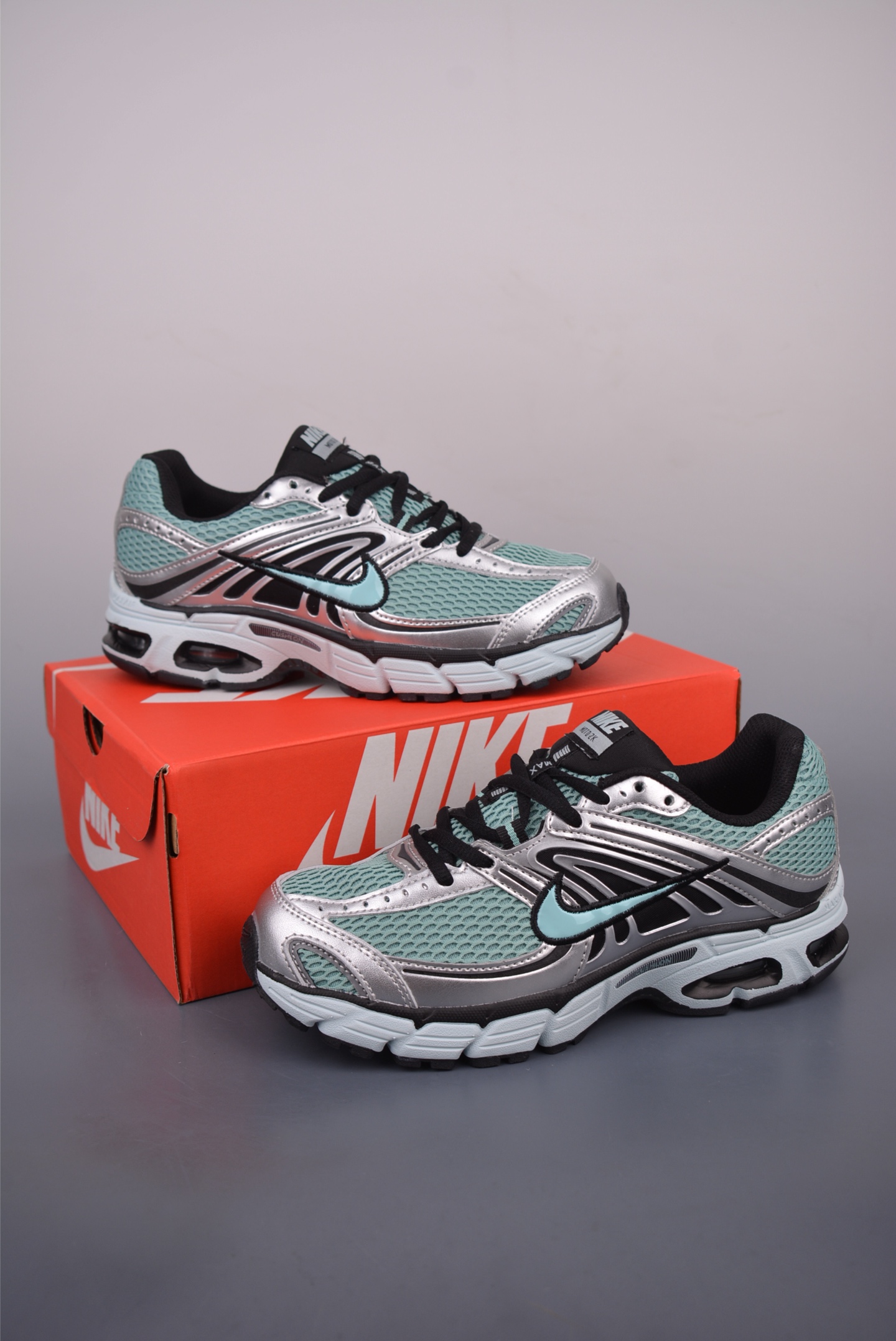 Nike Air Max Moto 2K 舒适百搭 低帮跑步鞋 HQ2056-006