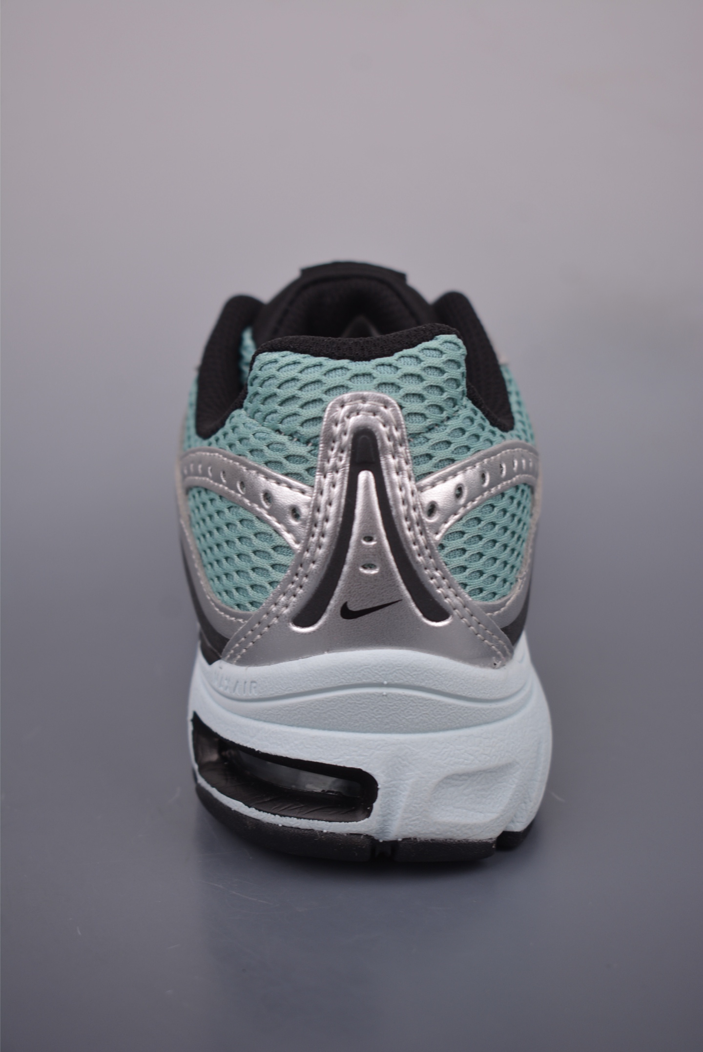 Nike Air Max Moto 2K 舒适百搭 低帮跑步鞋 HQ2056-006