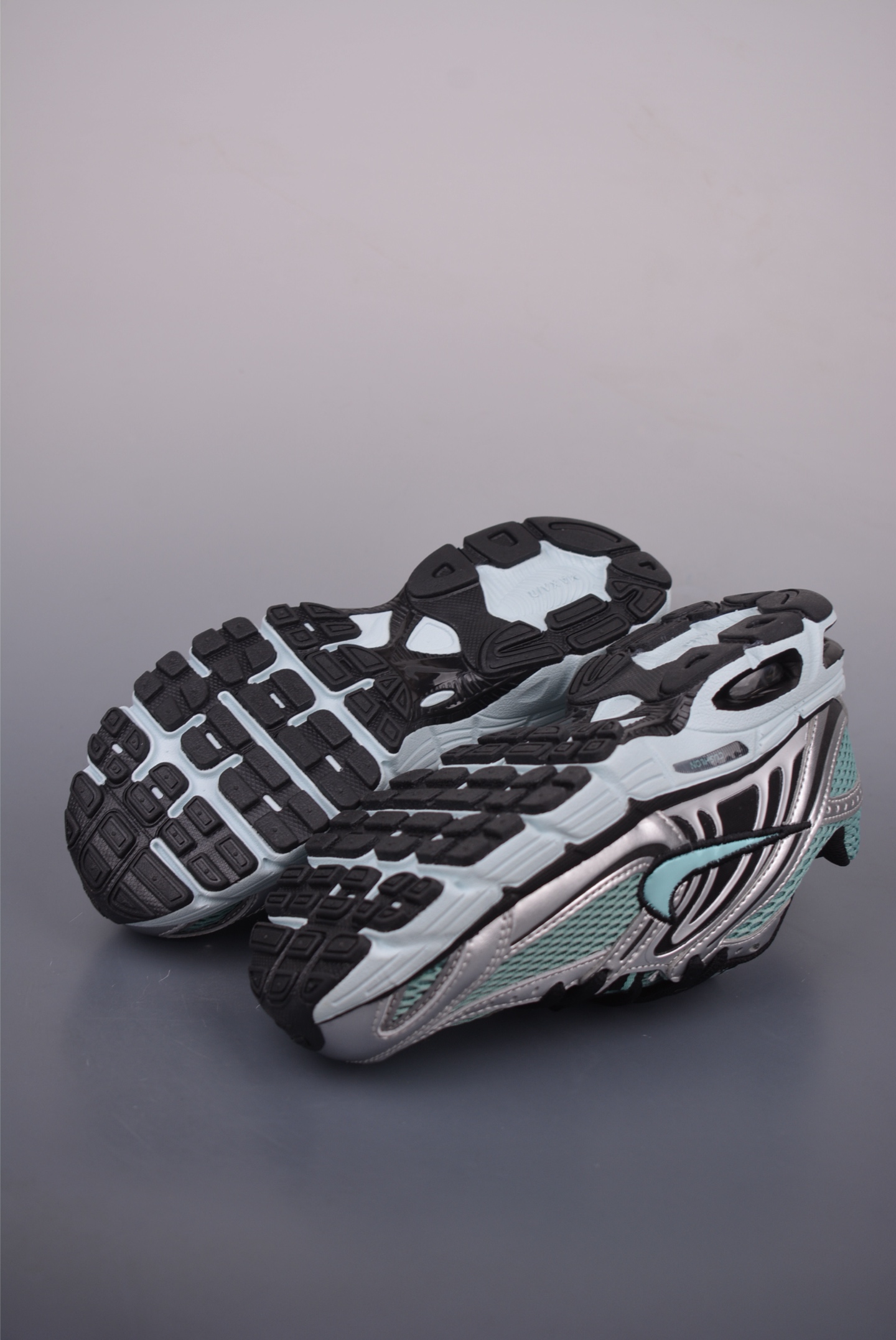 Nike Air Max Moto 2K 舒适百搭 低帮跑步鞋 HQ2056-006