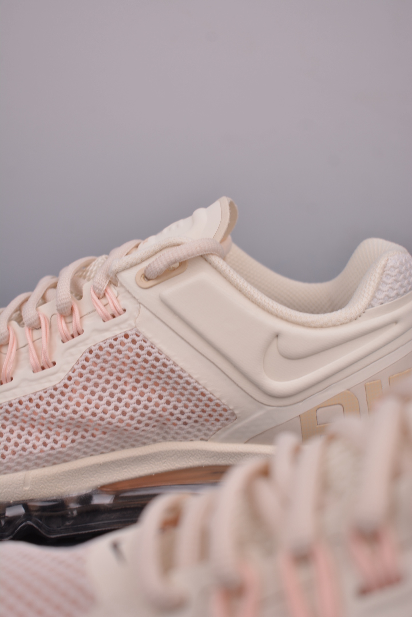 NIKE Air Max 2013 耐克复古透气网布 全掌气垫 缓震跑步鞋 HF3660-100