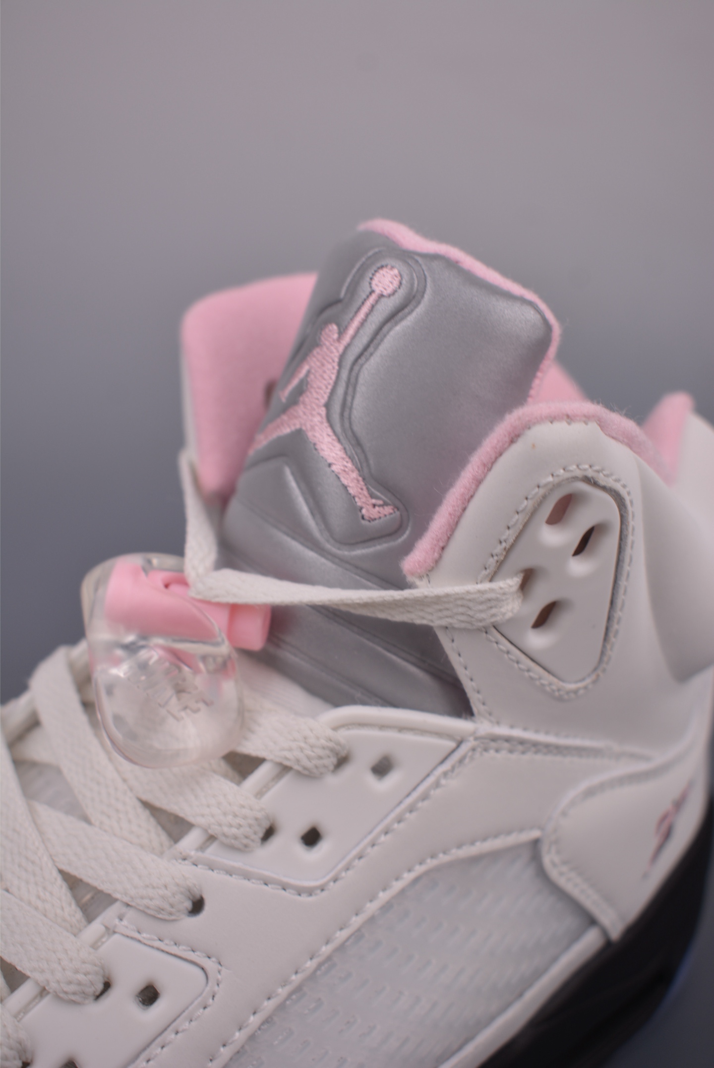 Air Jordan 5 Retro 'Medium Soft Pink' White, Black, and Pink 7 i1752529980344 1607 0 6