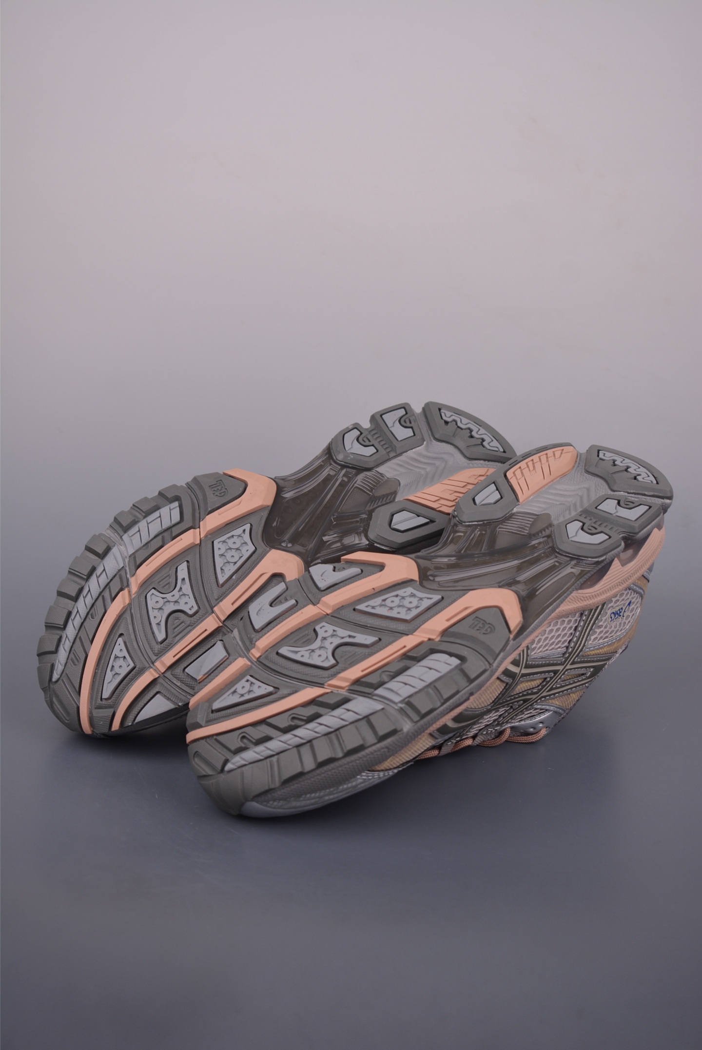 Asics GEL-Kahana Nimbus 10.1 Low-Top Sneakers - Durable, Breathable, Y2K Style 4 i1752531344100 1433 0 2