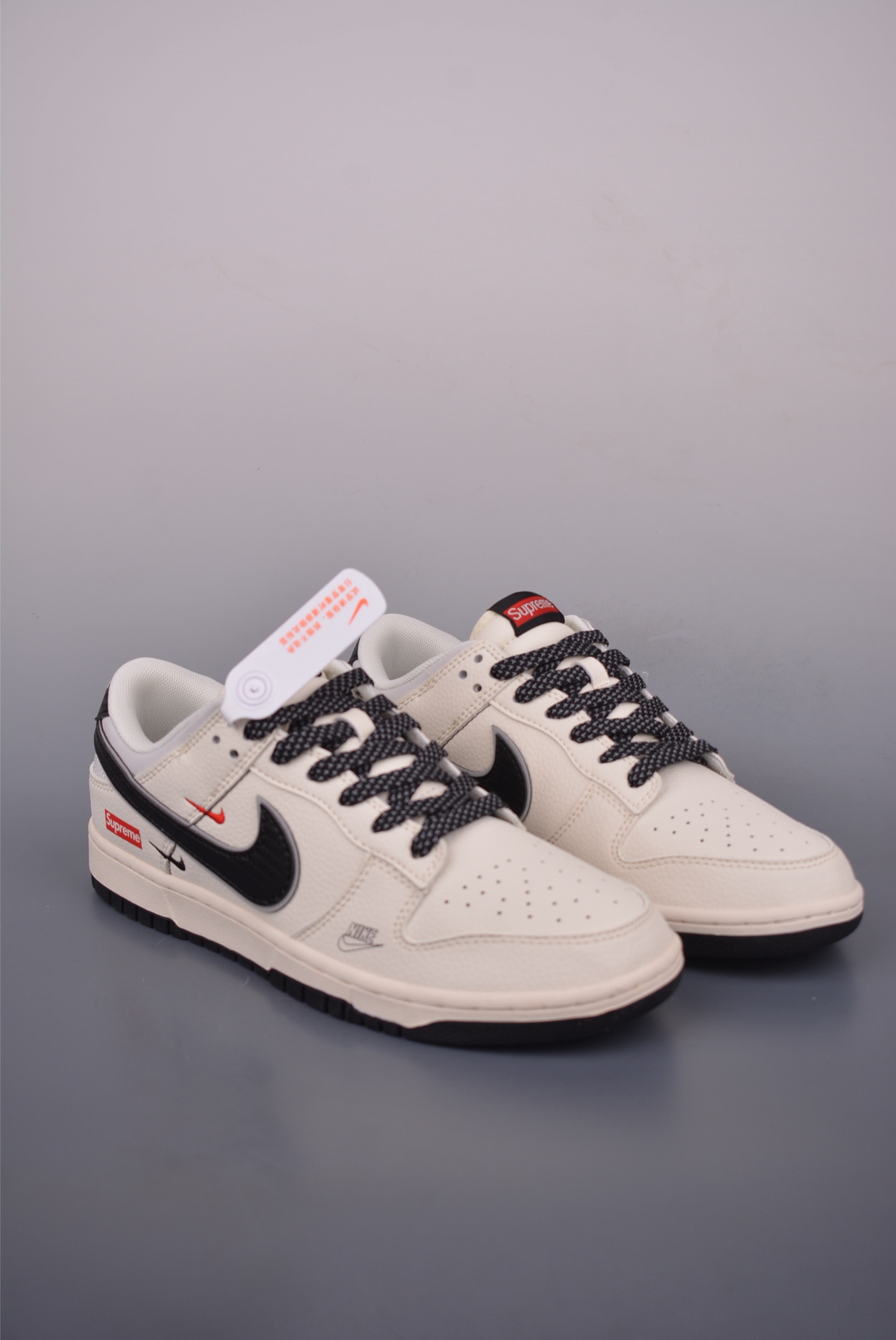 Nike SB Dunk Low Supreme: Premium Leather, Exclusive Style, All Sizes 2 i1752533649894 8801 0 0