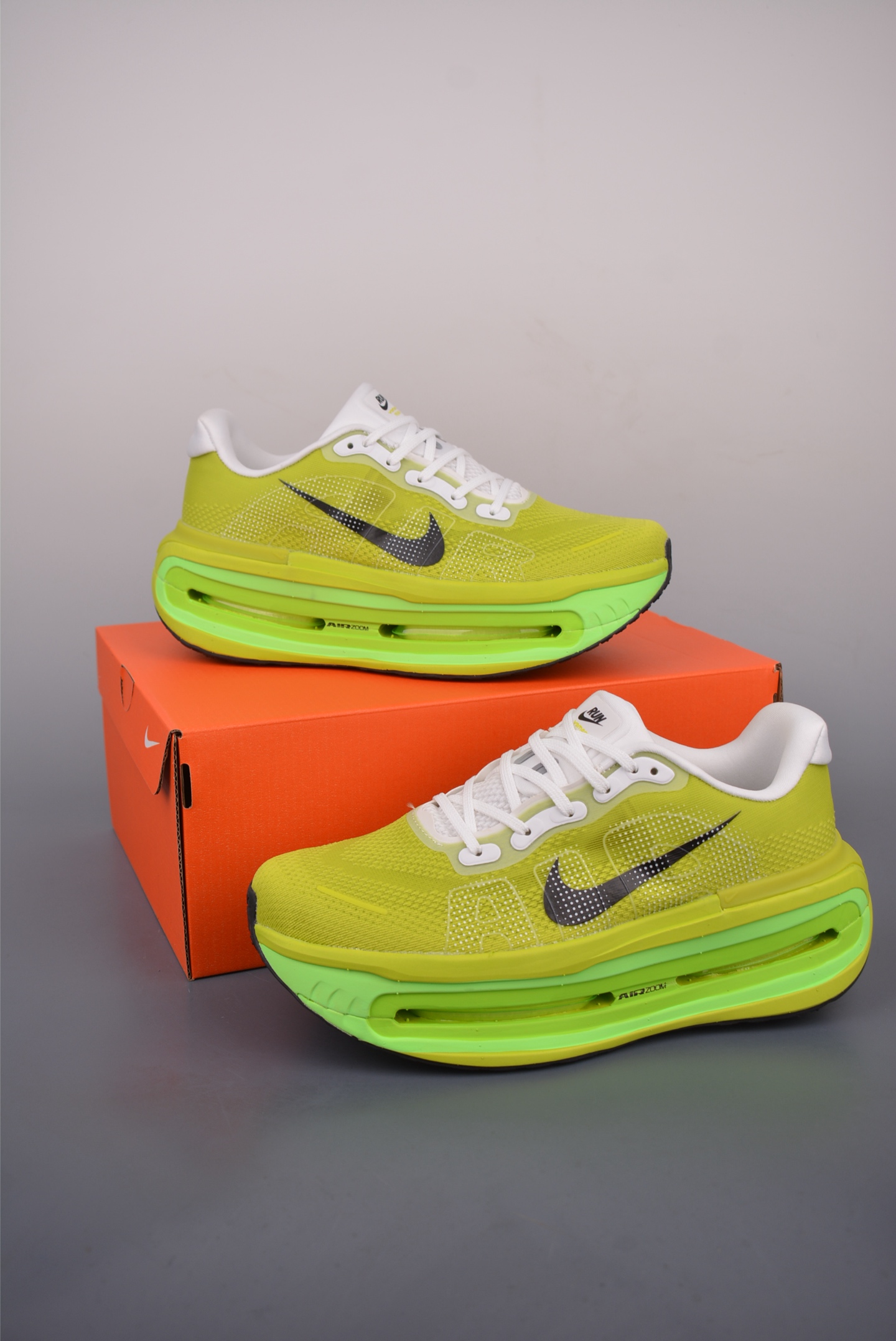 Nike Vomero Premium Air Cushion Running Shoes - Comfortable & Stylish 6 i1752608818885 9093 0 4