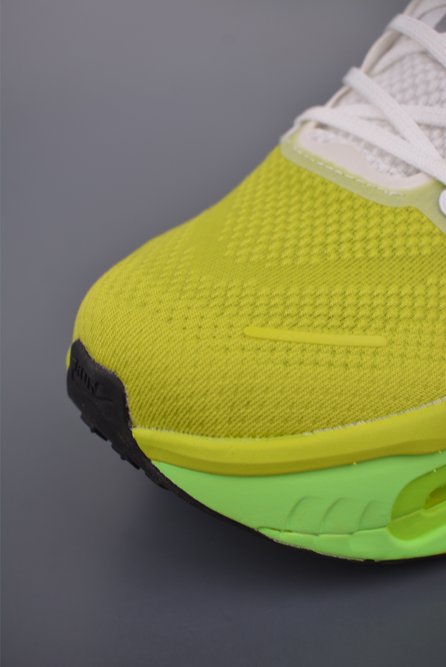 Nike Vomero Premium Air Cushion Running Shoes - Comfortable & Stylish 7 i1752608820607 6088 0 5