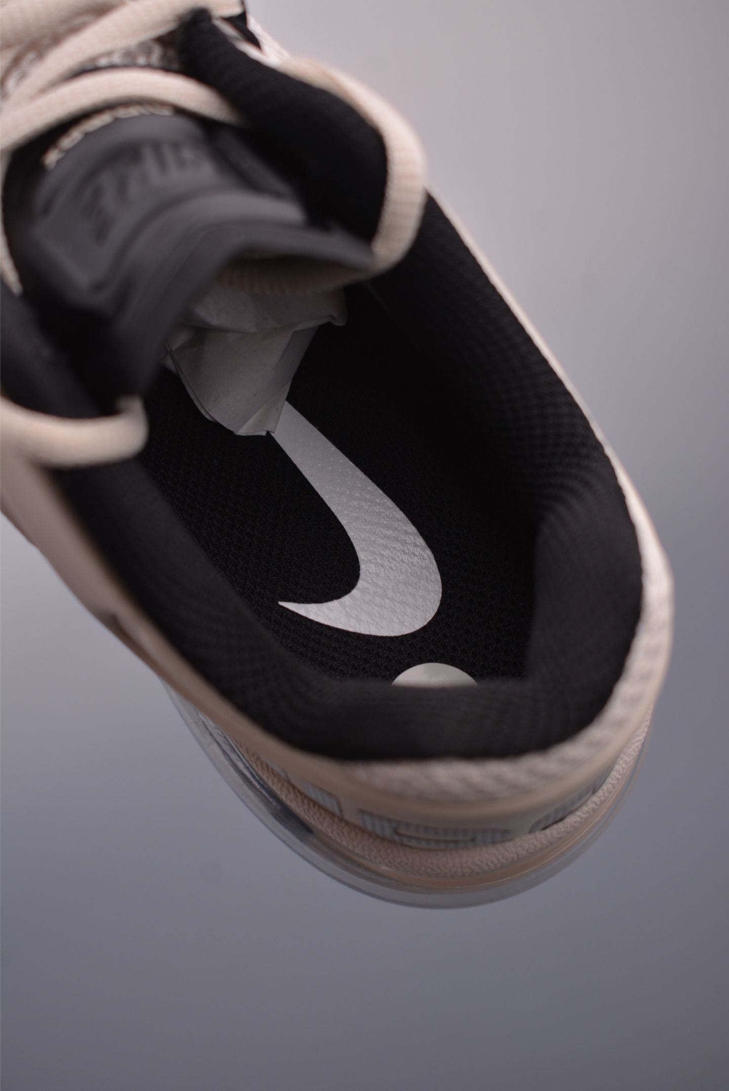 Nike Air Max 2013: Retro Style, Breathable Mesh, Full-Length Air Cushioning 10 i1752608971491 4108 0 8