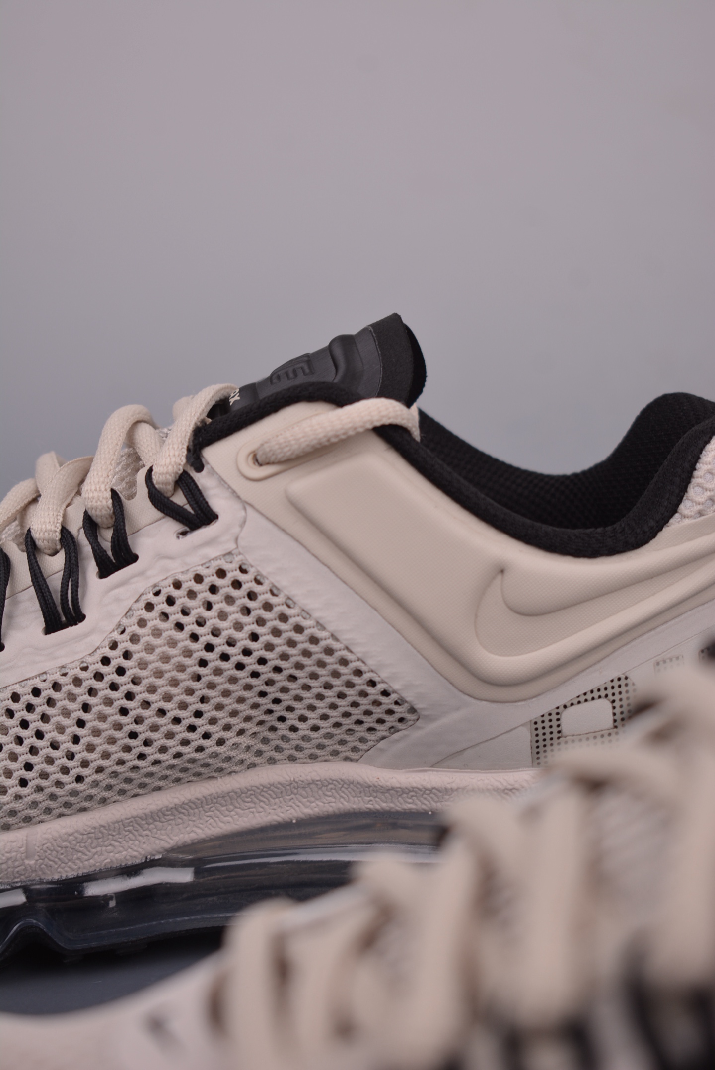 Nike Air Max 2013: Retro Style, Breathable Mesh, Full-Length Air Cushioning 9 i1752608971504 226 0 7