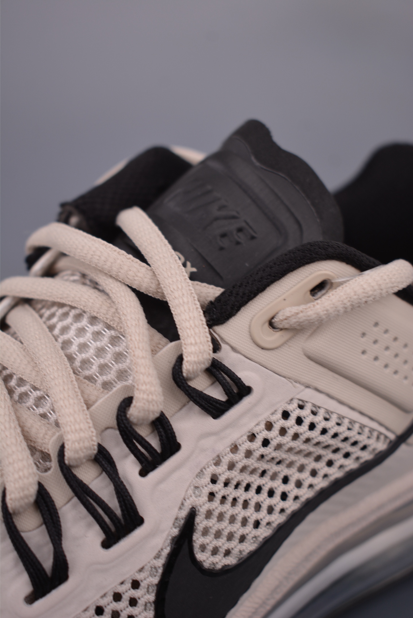Nike Air Max 2013: Retro Style, Breathable Mesh, Full-Length Air Cushioning 8 i1752608973075 724 0 6