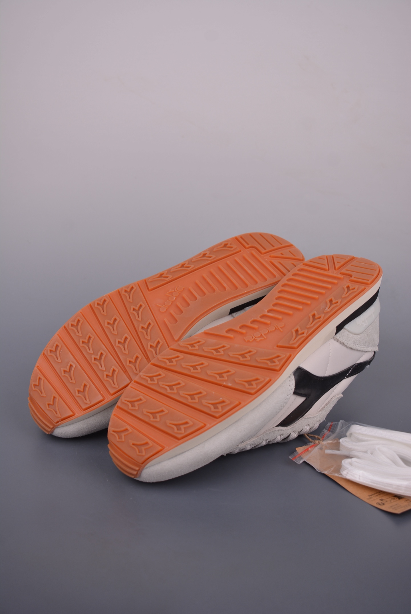 Diadora Camaro Retro Sneakers - Polyester, Suede & Leather - Stylish & Comfortable 3 i1752609968916 1972 0 2