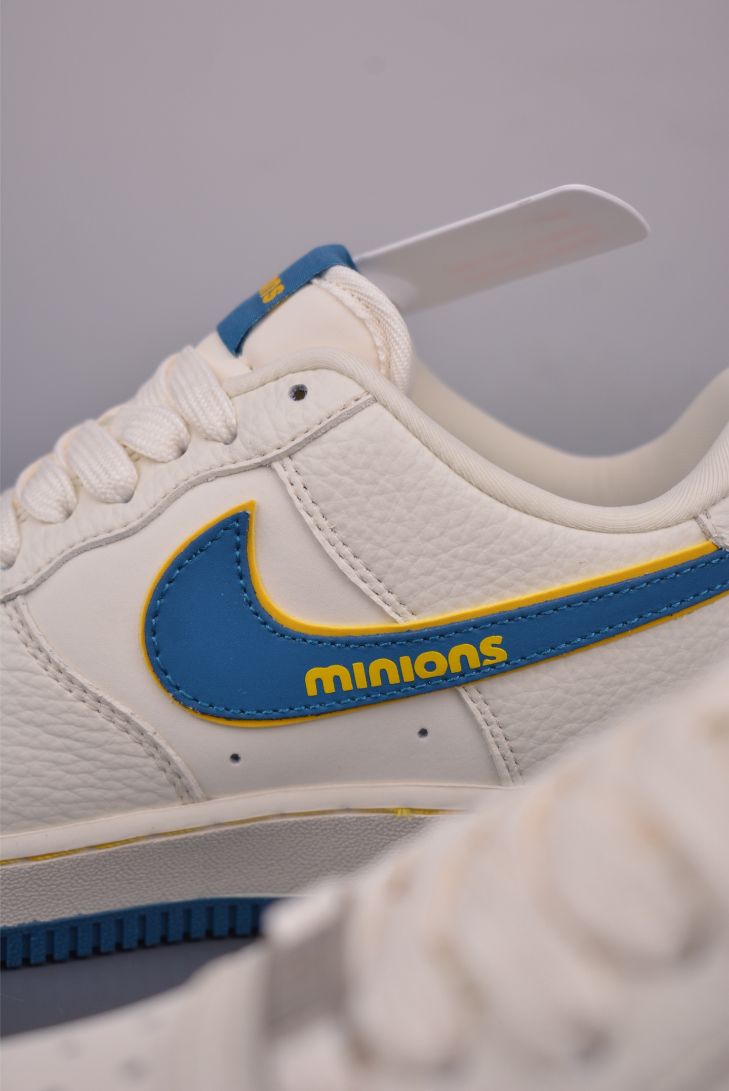 Nike Air Force 1 Low Minions Collaboration - Limited Edition Sneakers 8 i1752610798027 5344 0 6