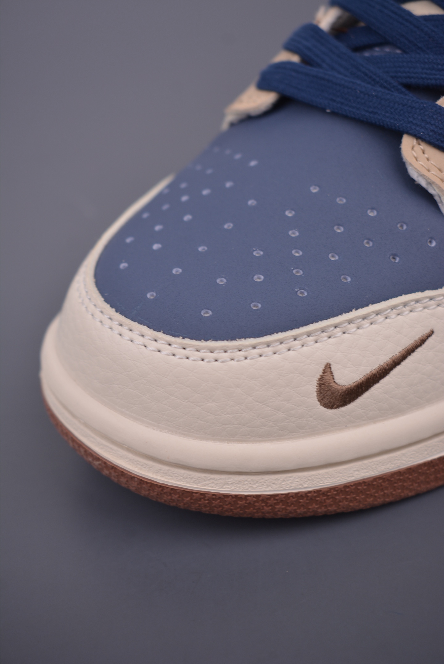 Nike SB Dunk Low Top Sneakers - First Layer Material & Exclusive Design 7 i1752610961533 6020 0 5