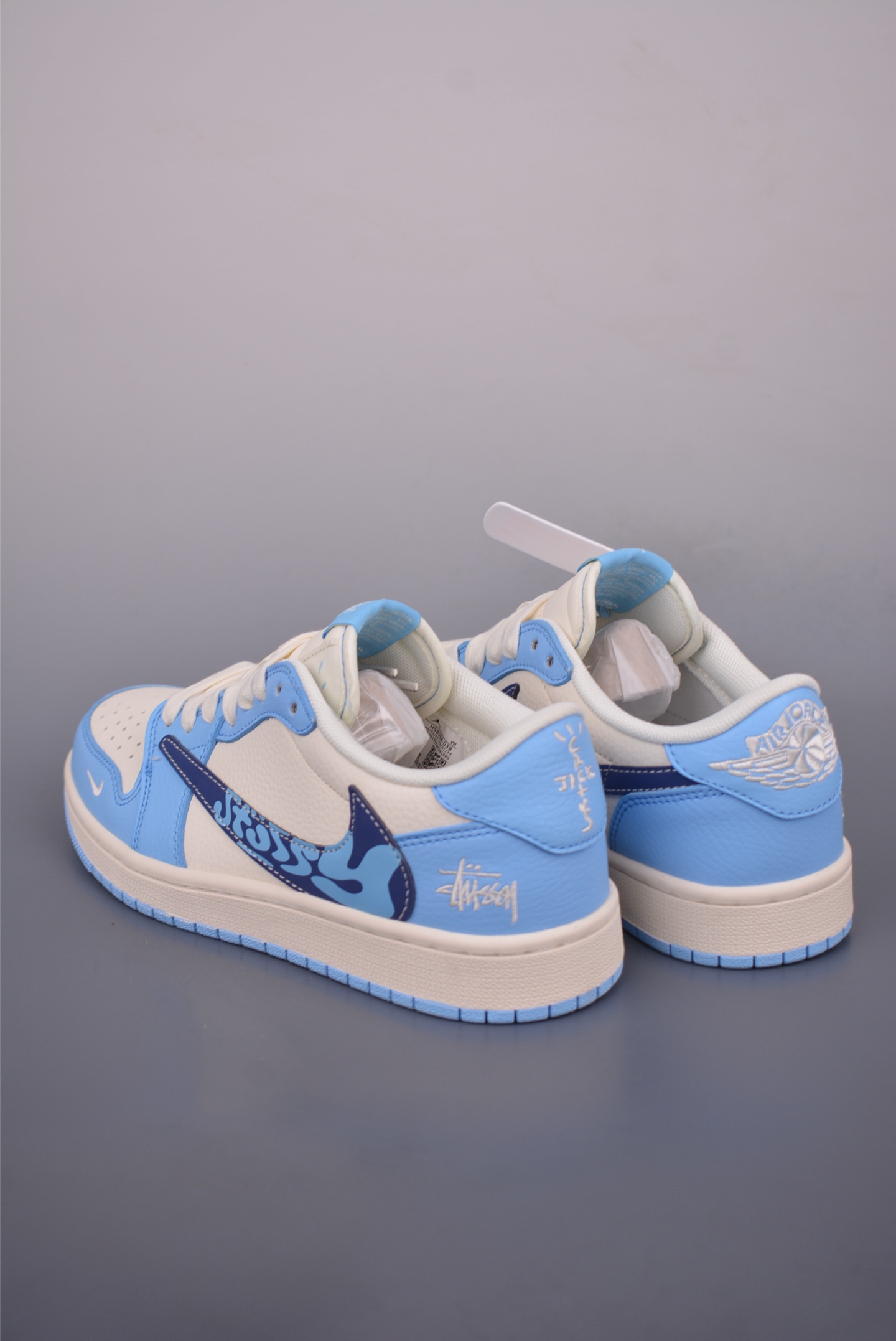 Fragment Design x Travis Scott x Stussy Air Jordan 1 Low Collaboration 3 i1752611926851 4815 0 1