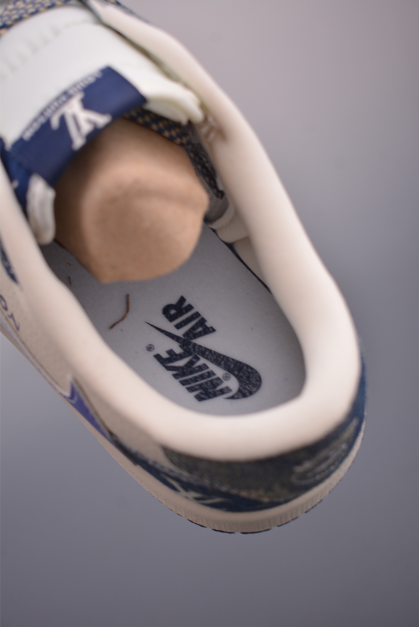 Fragment x Travis Scott x Louis Vuitton Air Jordan 1 Low Sneakers 9 i1752612054062 6716 0 8