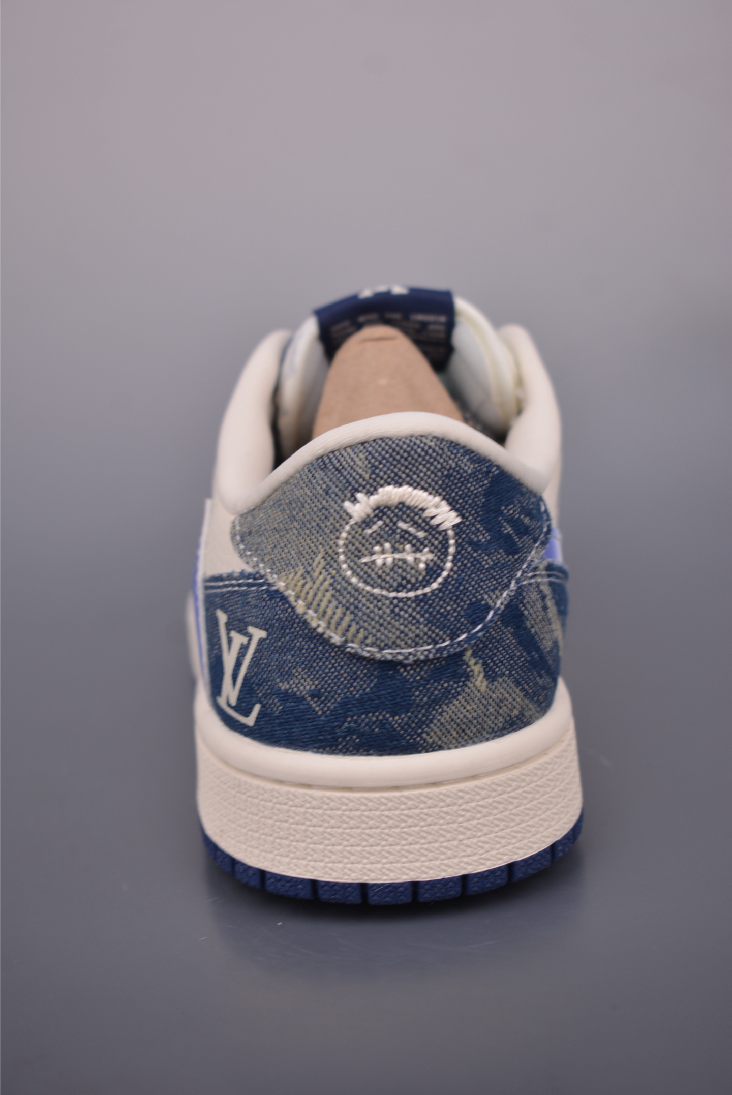 Fragment x Travis Scott x Louis Vuitton Air Jordan 1 Low Sneakers 4 i1752612055556 6052 0 3