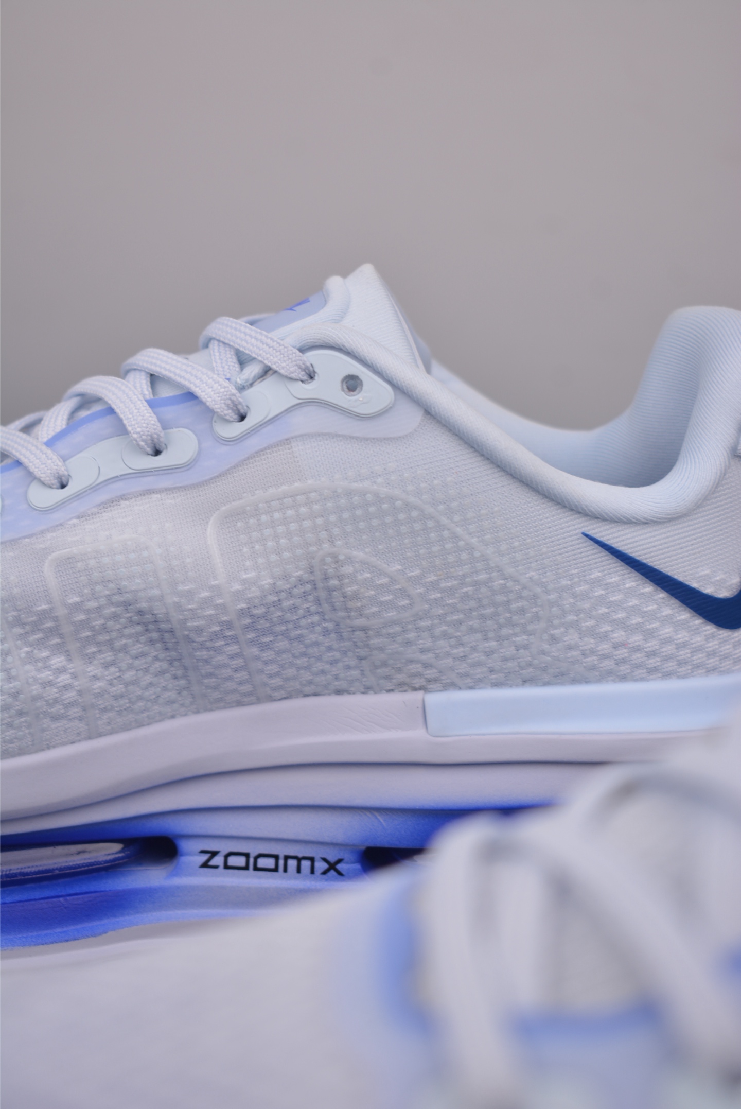 Nike Vomero Premium Air Cushion Running Shoes - Comfortable and Stylish 8 i1752692180779 2638 0 7