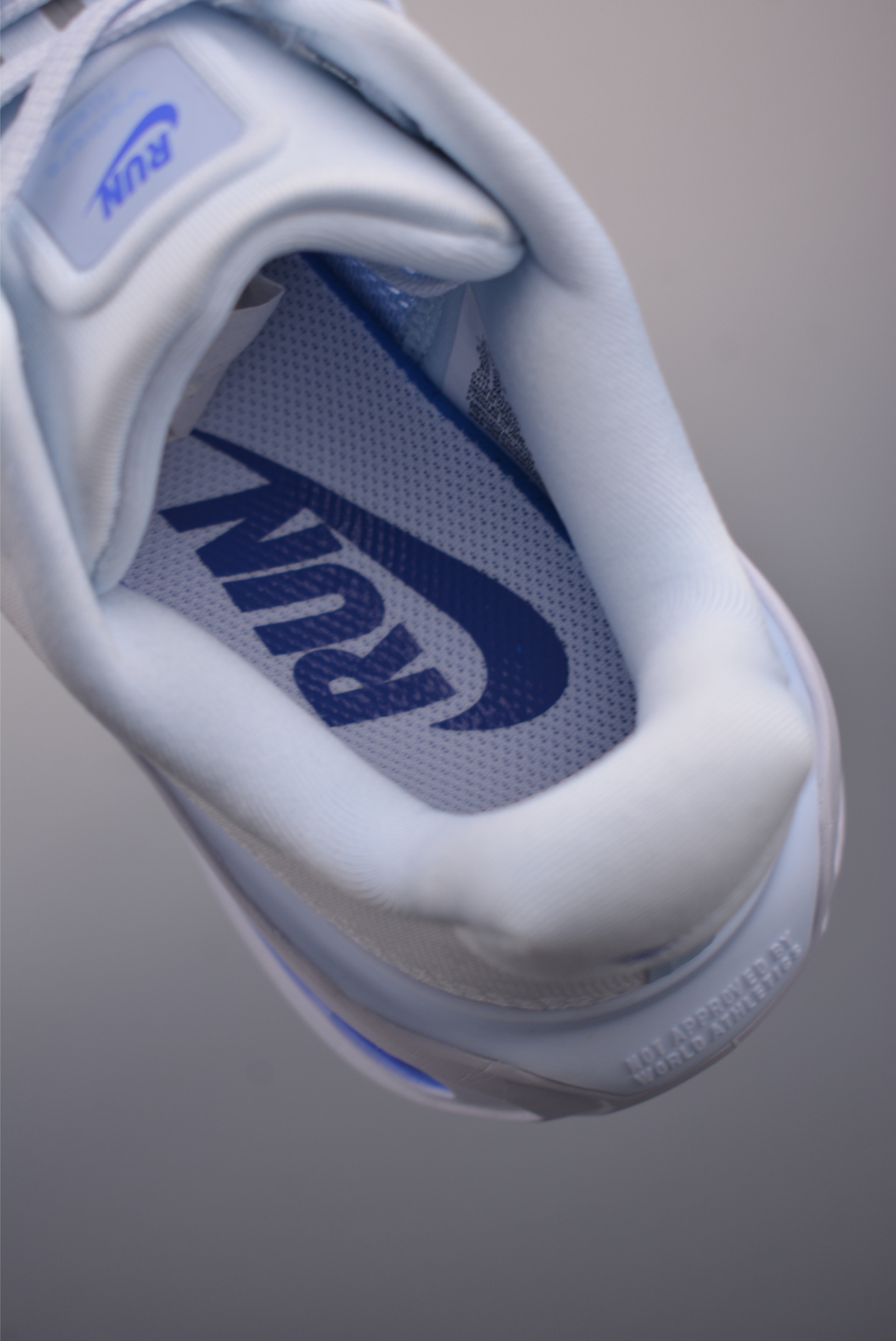 Nike Vomero Premium Air Cushion Running Shoes - Comfortable and Stylish 9 i1752692197510 500 0 8