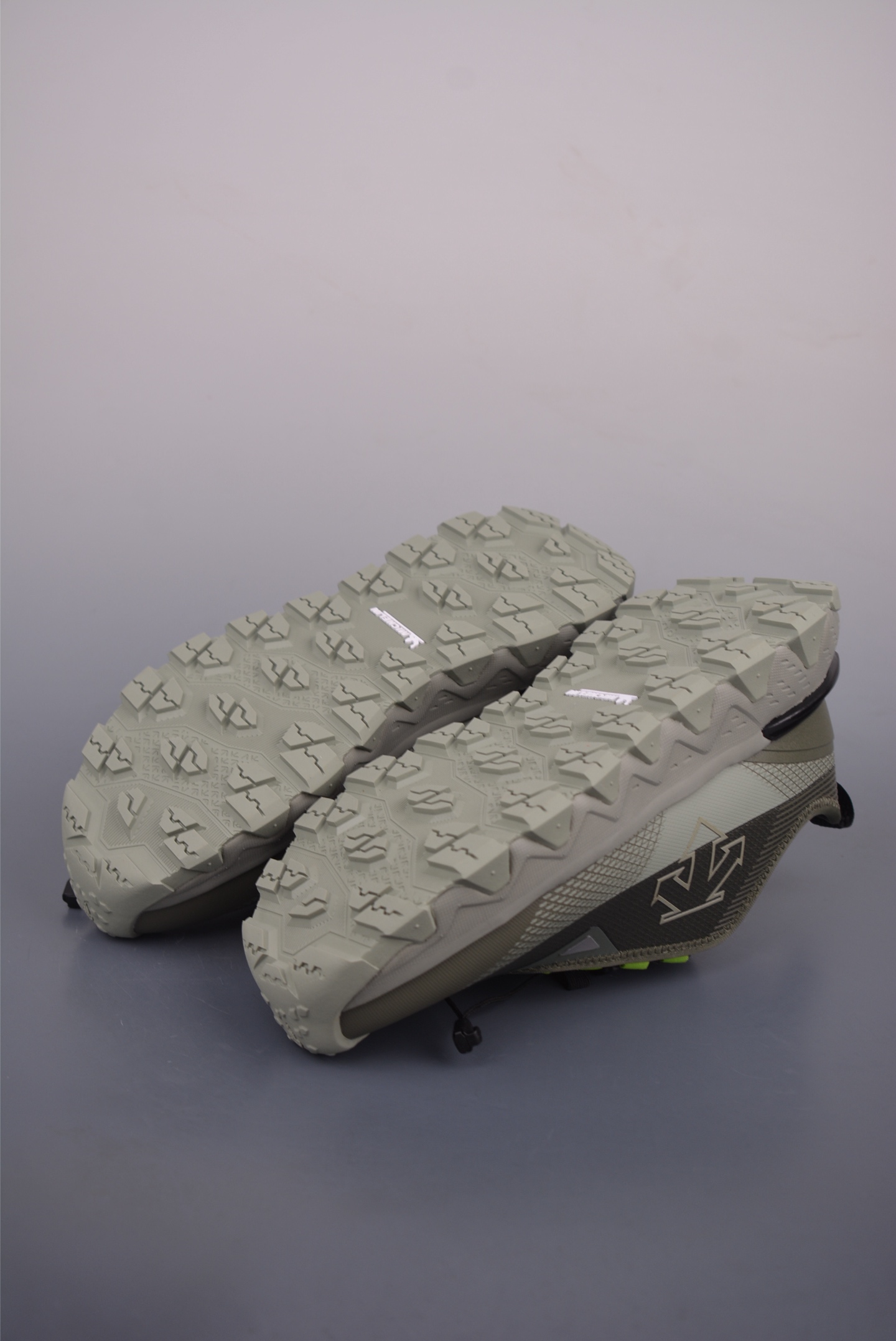 Descente SNOW RIDE Lightweight Cushioned Trail Running Shoes - Men's 4 i1752692287509 7836 0 2
