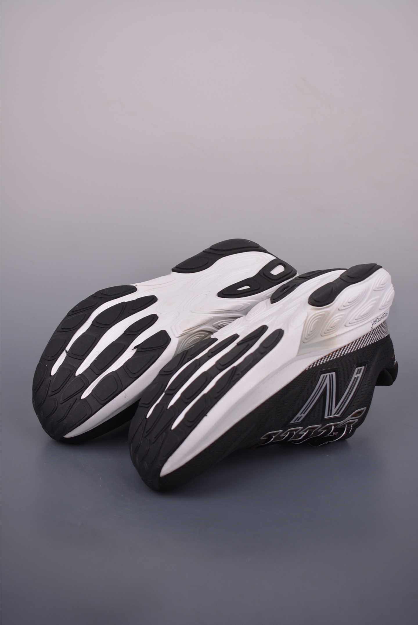 New Balance Fresh Foam X 880v15 Lightweight Running Shoes for Men/Women 3 i1752696668142 4983 0 2