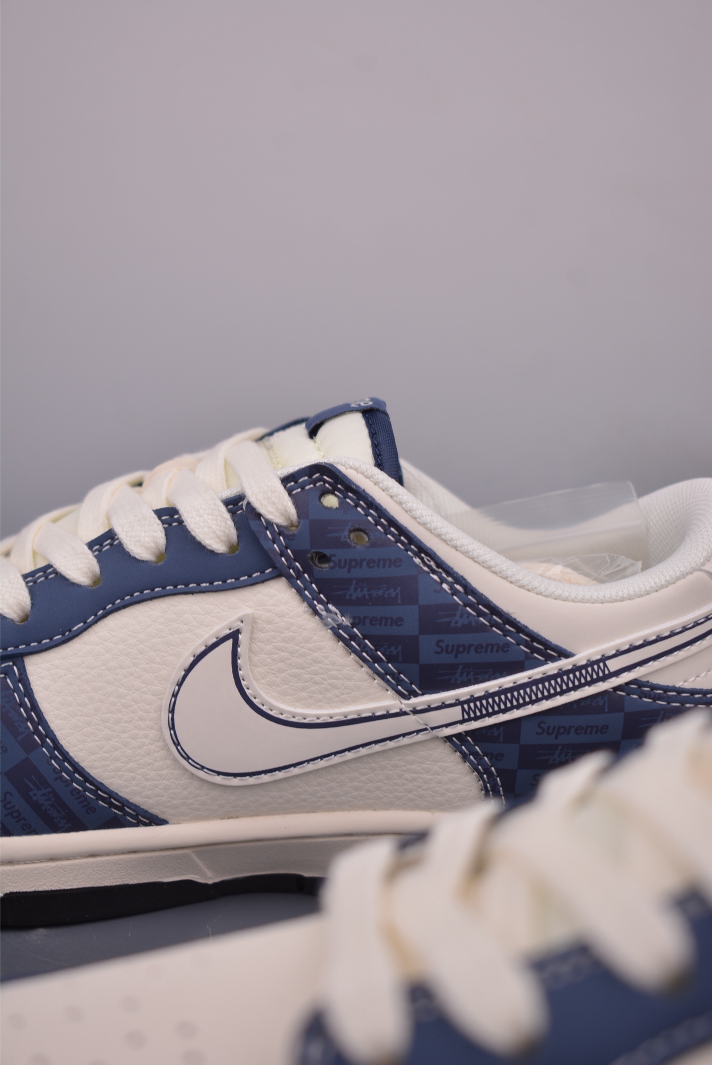 Nike SB Dunk Low Supreme Collab: Premium Leather, Superior Comfort Sneakers 8 i1752699979227 2423 0 7