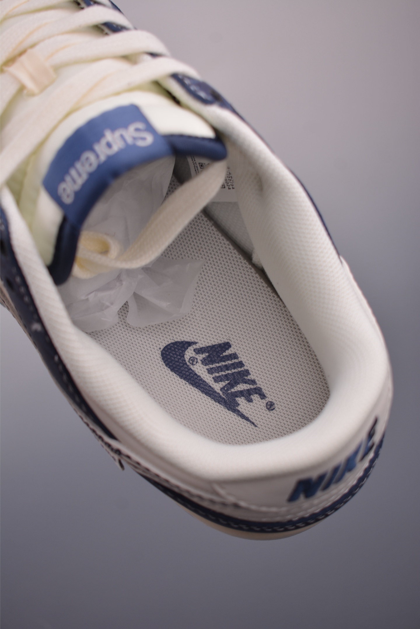 Nike SB Dunk Low Supreme Collab: Premium Leather, Superior Comfort Sneakers 9 i1752699980587 6021 0 8