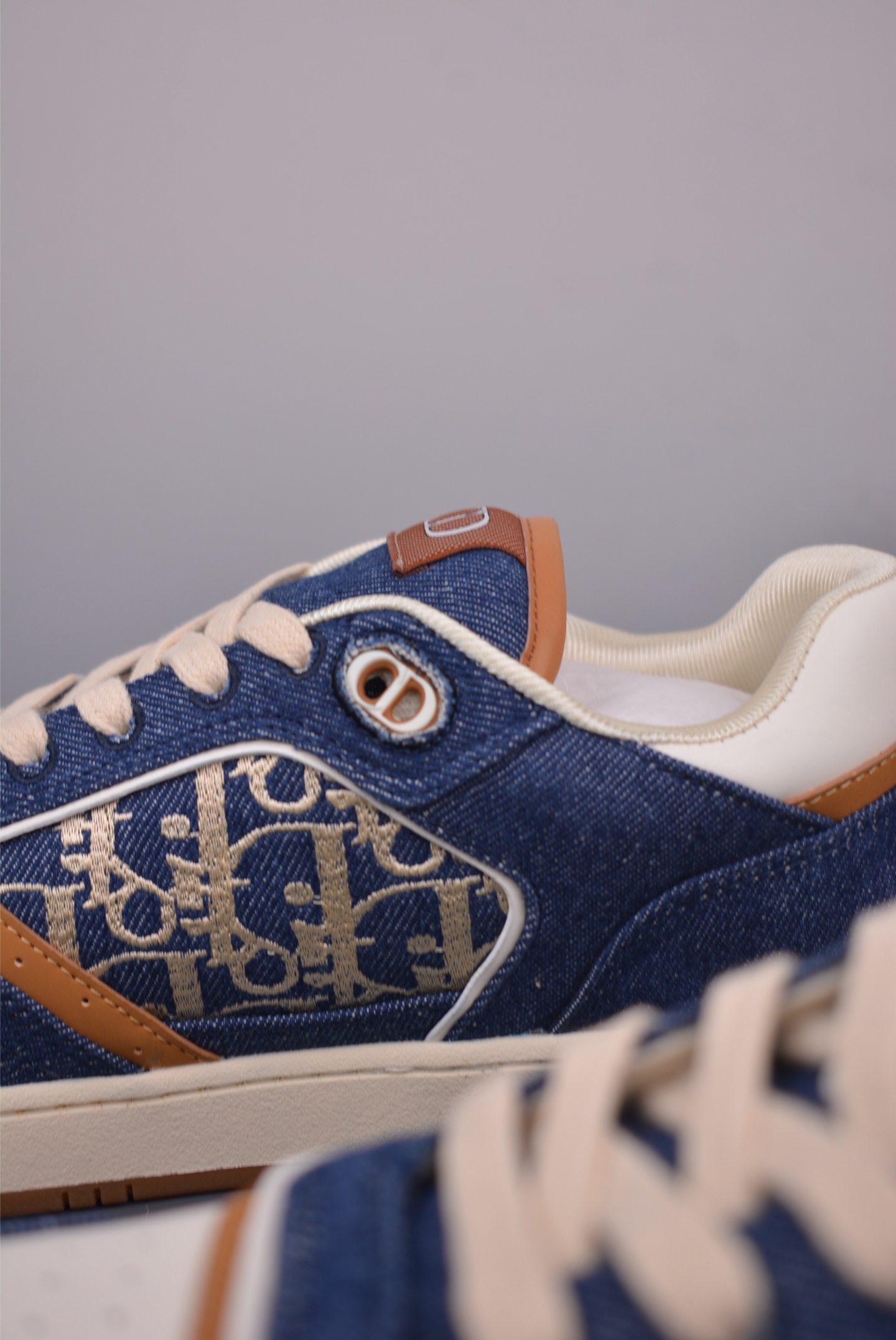 Dior B27 Casual Sneakers: Denim, Leather, and Signature Logo Details 8 i1752700042759 5208 0 7