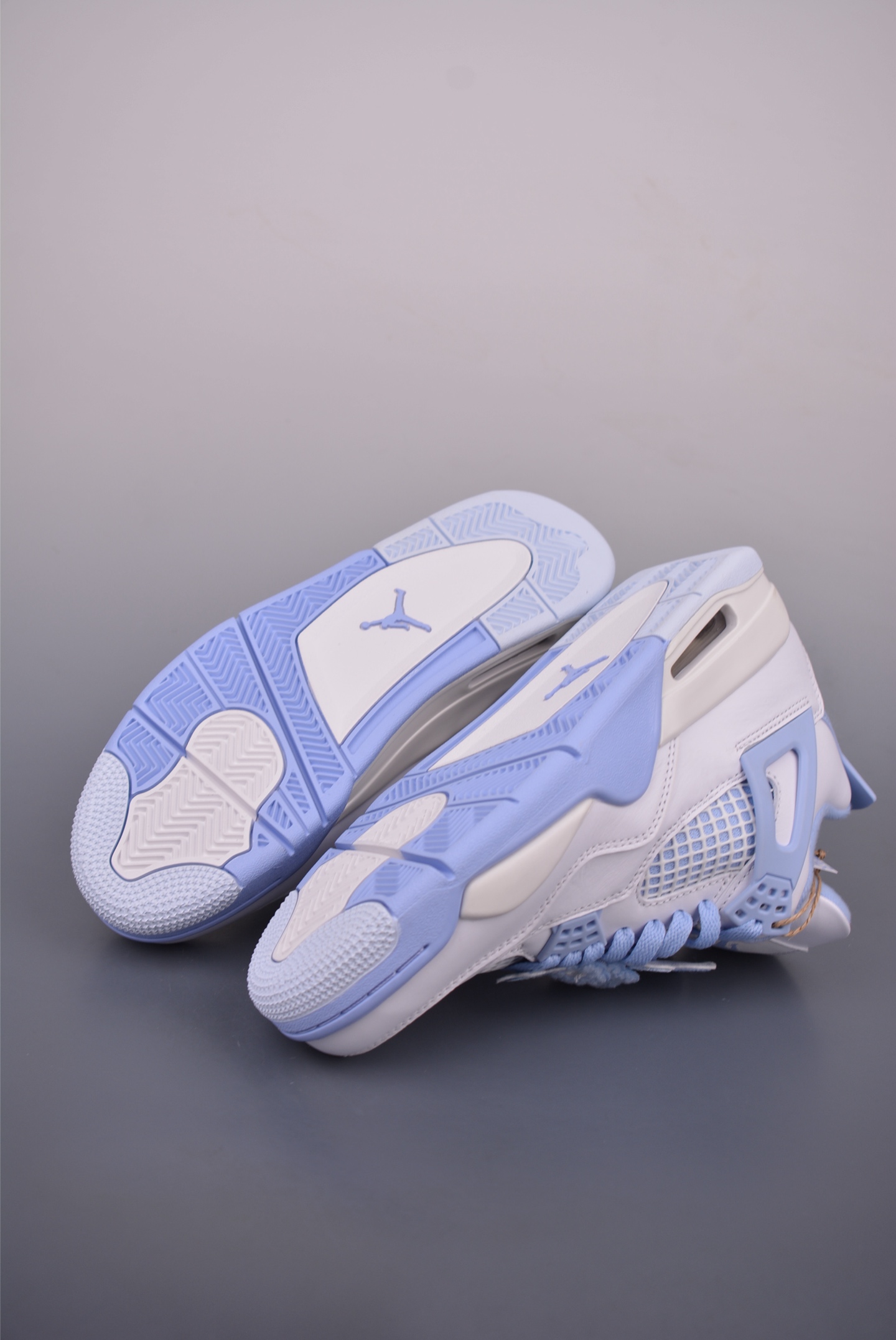 Air Jordan 4 Retro Mother's Day White Blue Flower Sneakers HV0823 4 i1752791725508 8466 0 2