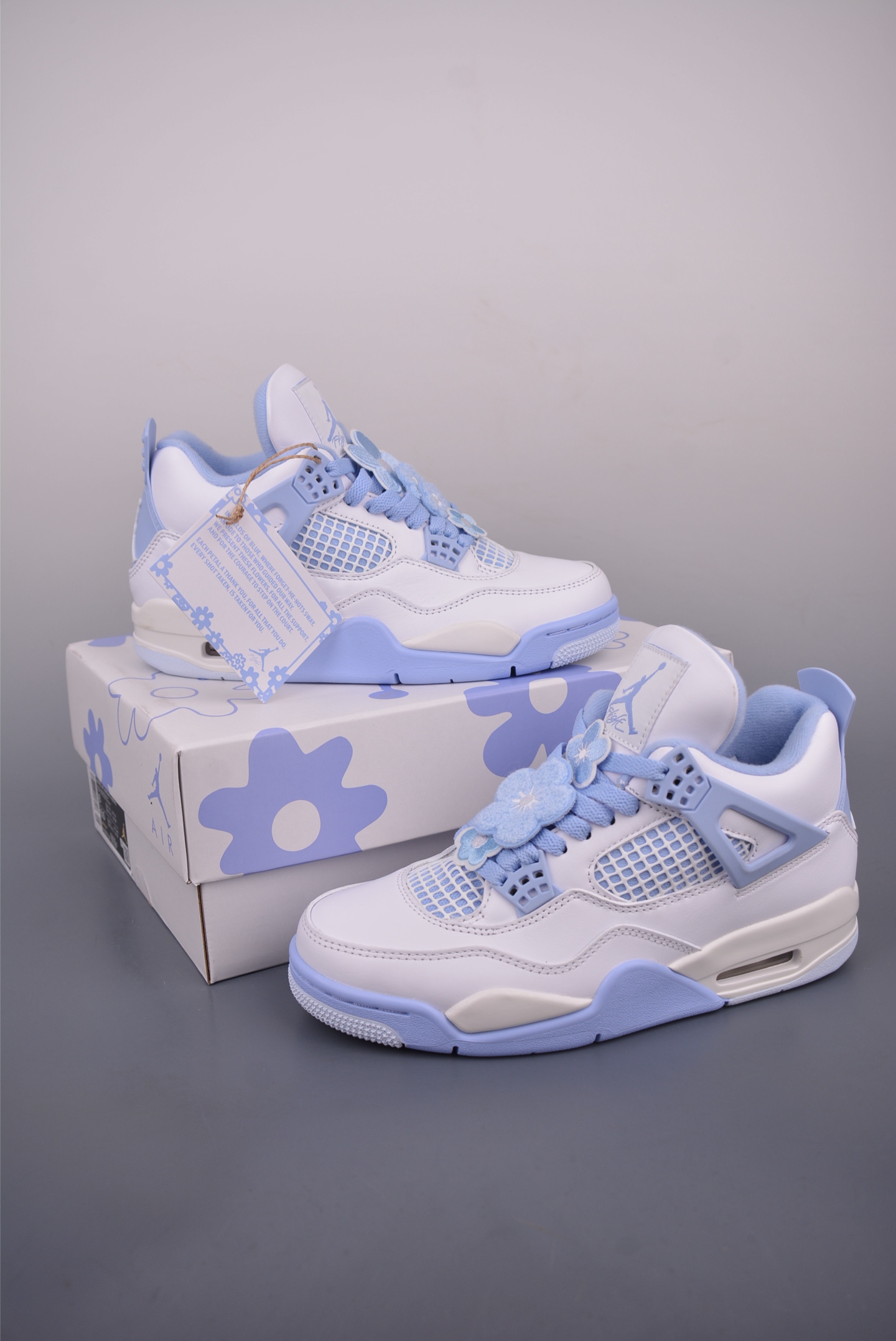 Air Jordan 4 Retro Mother's Day White Blue Flower Sneakers HV0823 6 i1752791725533 112 0 4