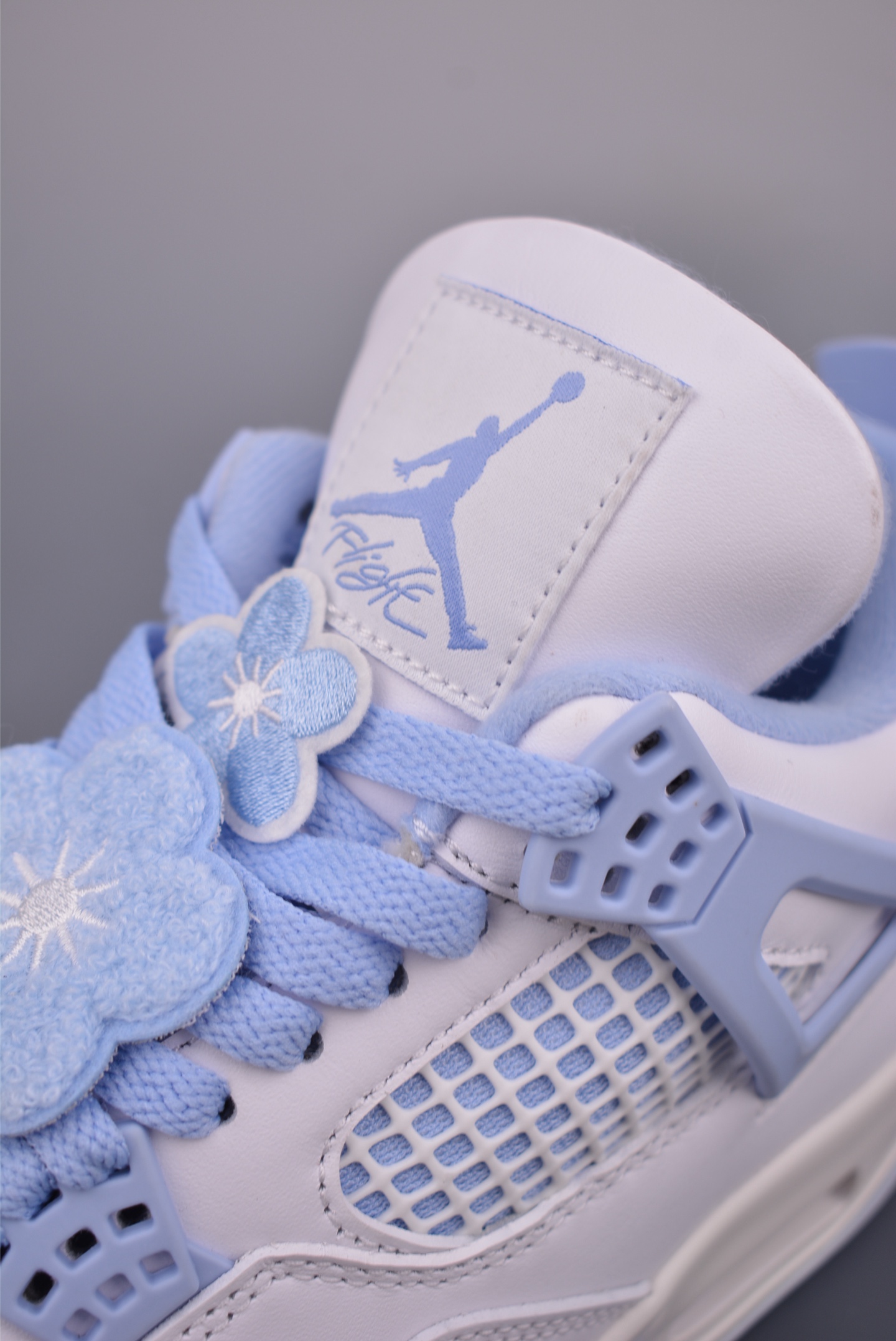 Air Jordan 4 Retro Mother's Day White Blue Flower Sneakers HV0823 8 i1752791725534 9802 0 6
