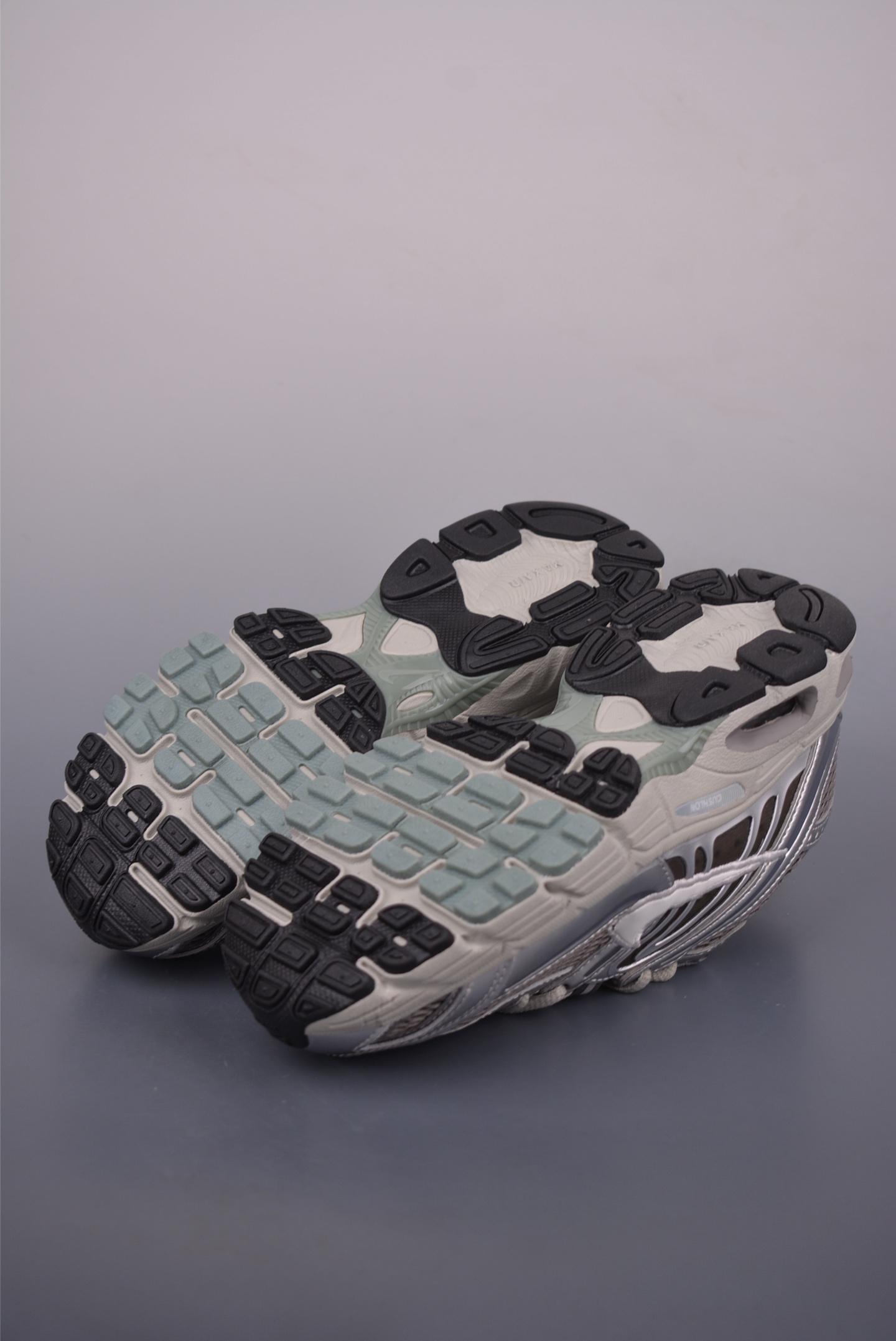 Nike Air Max Moto 2K Running Shoes - Comfortable, Versatile, Low-Profile 4 i1752791834707 1053 0 2
