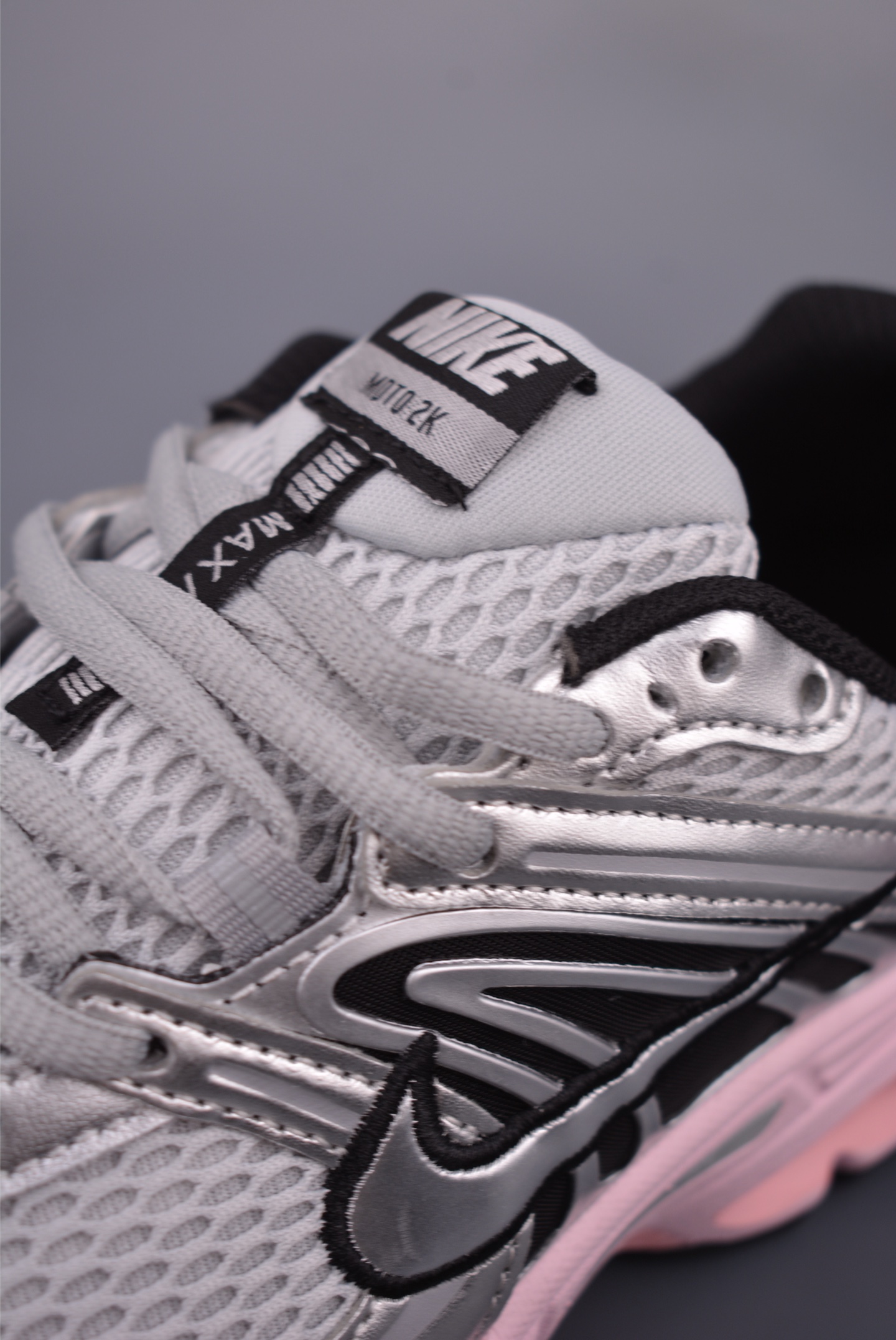 Nike Air Max Moto 2K Silver/Pink Low-Top Running Shoes - Comfort & Style 8 i1752791855183 5656 0 6