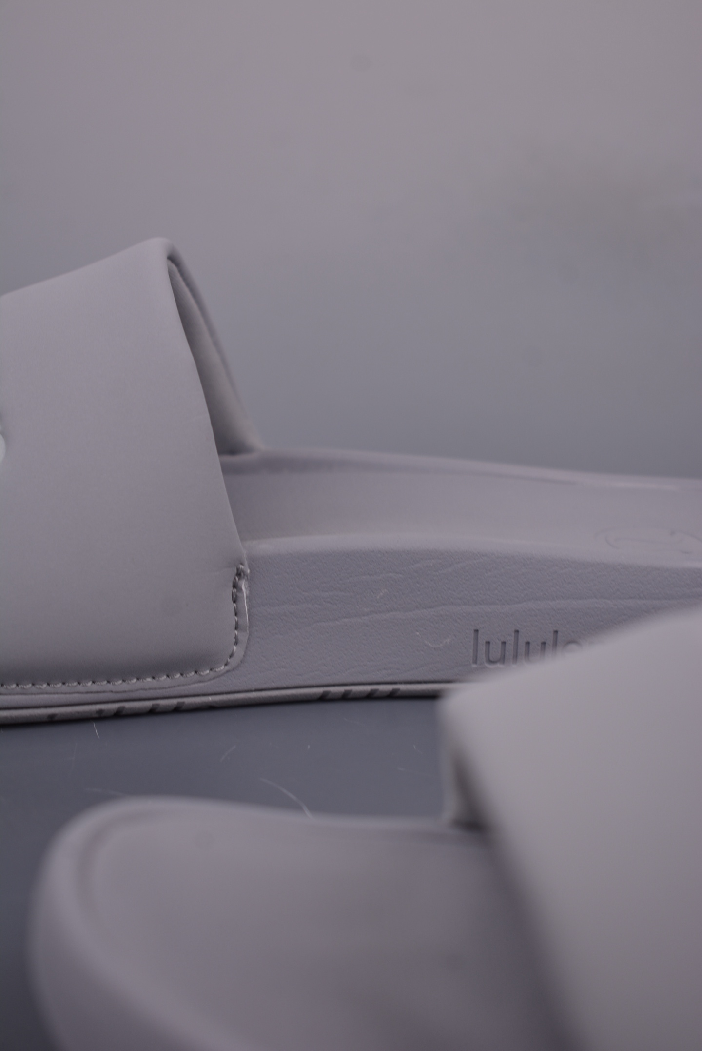 lululemon露露乐蒙 restfeel slide 轻便舒适 防滑防磨一字拖 露露拖鞋 LM9AYYS