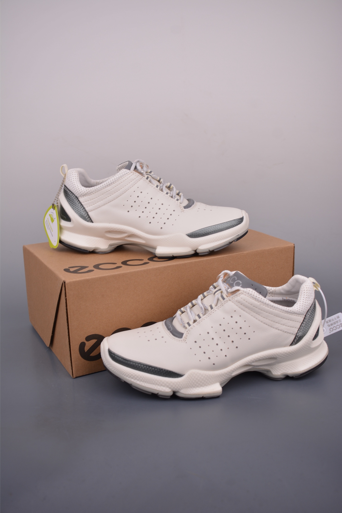 ECCO Men's BIOM 2.0 Leather Sneakers - Lightweight & Comfortable Walking Shoes 5 i1752792803596 5603 0 4