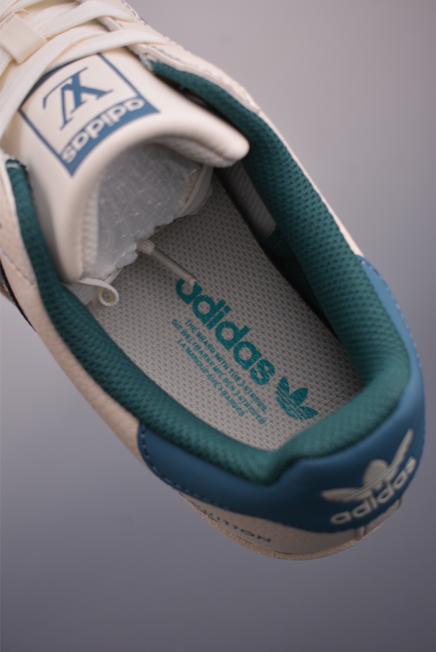 Adidas Originals Superstar 2025 - White Leather Shell Toe Sneakers 9 i1752793073686 8053 0 8