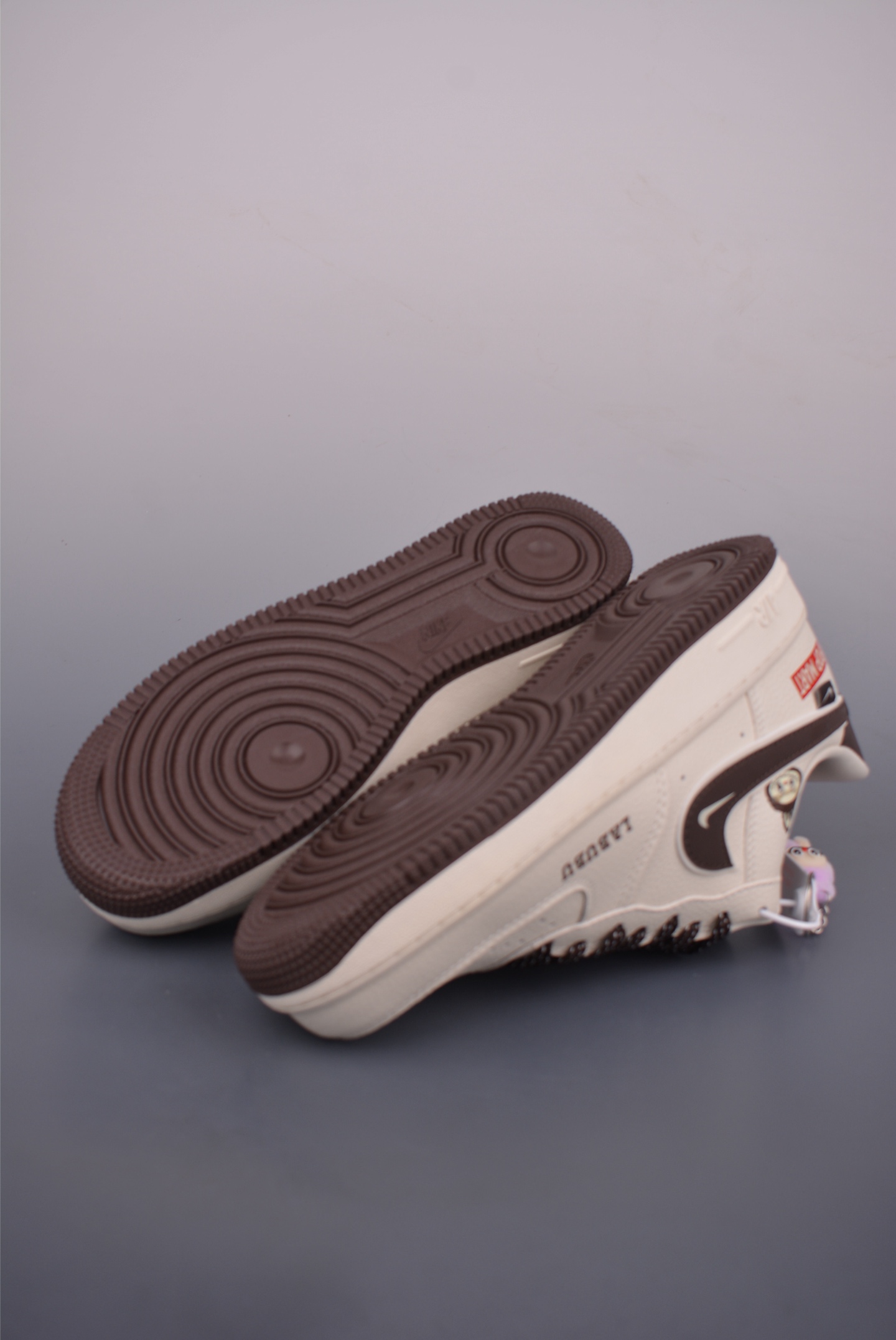 Nike Air Force 1 Low POP MART Collab Sneakers with Honeycomb Cushion 3 i1752872409310 464 0 2