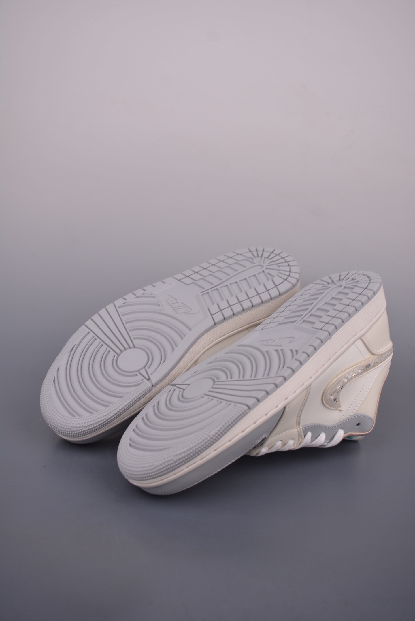 Air Jordan 1 Low 'Mist Pearl' Premium Leather Sneakers - IH7323 1001633 3 i1752872814175 4841 0 2