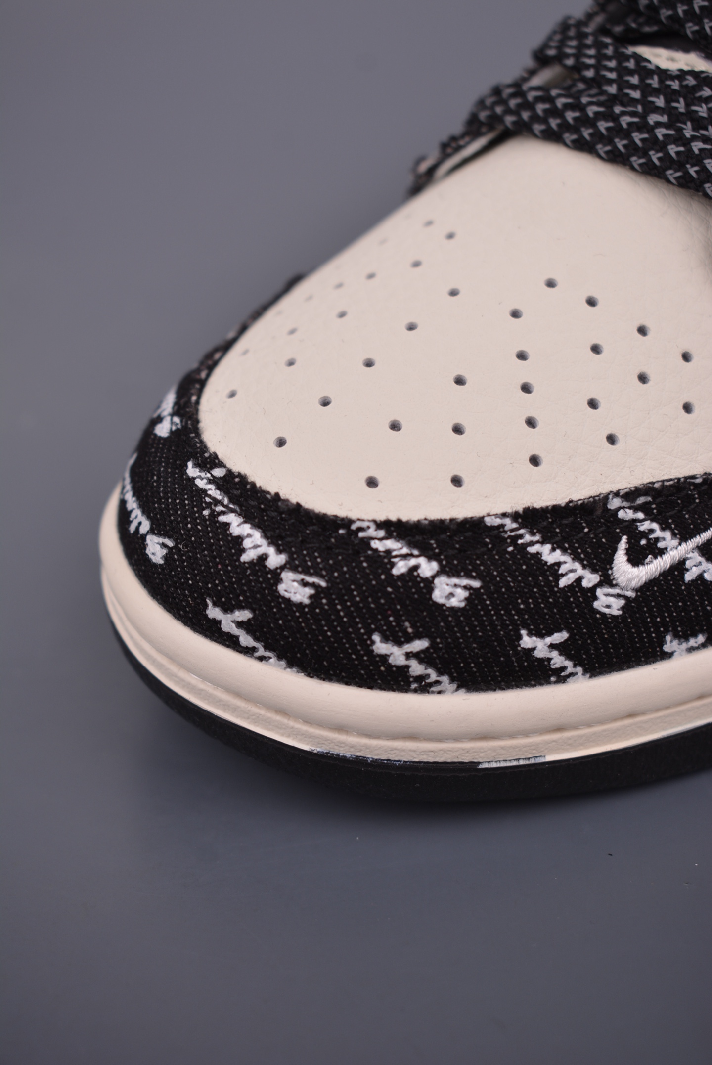 Nike SB Dunk Low Balenciaga: Premium, Stylish Sneakers for Ultimate Comfort 7 i1752876619282 731 0 5