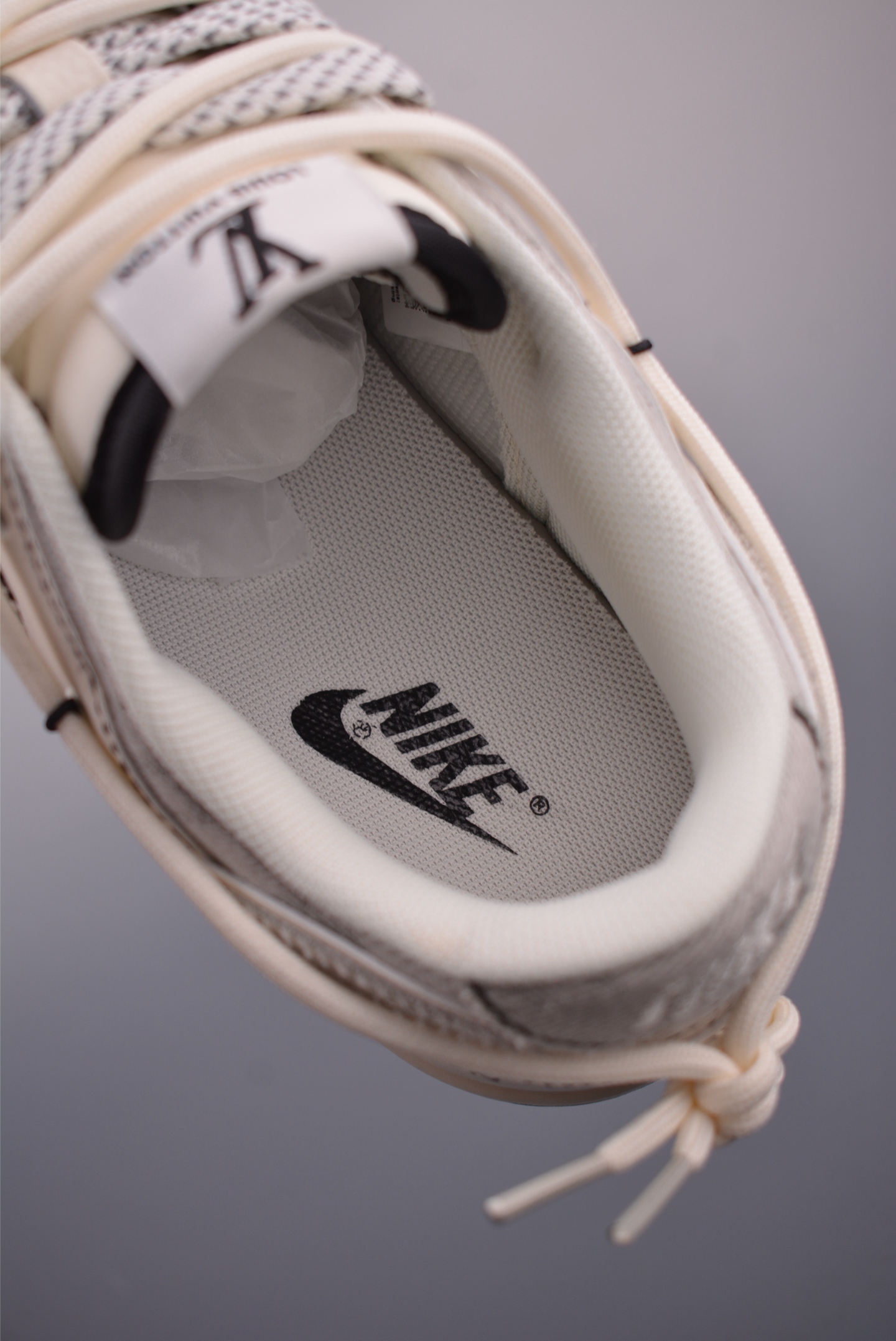 Nike SB Dunk Low Louis Vuitton Collab Sneakers - Premium Quality & Comfort 9 i1752877629676 4939 0 8