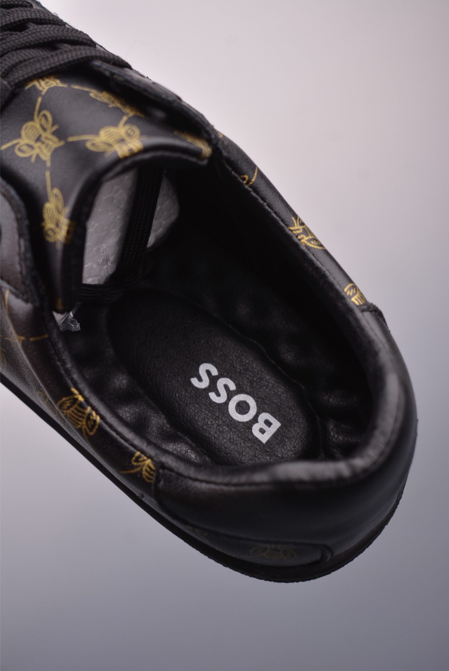 BOSS Hugo Boss Leather Sneakers Designer Casual Shoes for Men, Sizes 39-44 8 i1752877669292 5409 0 7