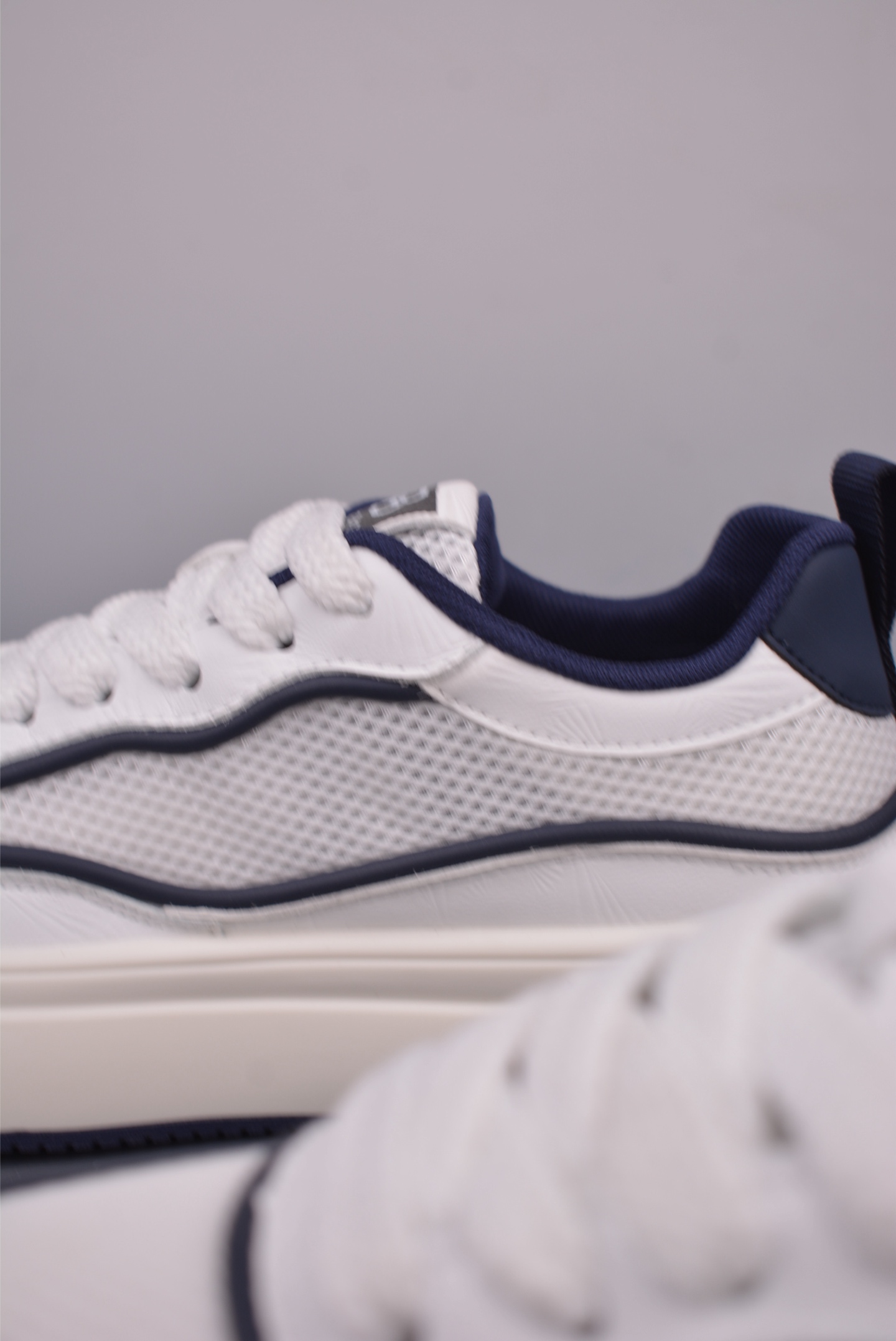 Balenciaga White & Navy Low-Top Sneakers - Comfortable, Trendy & Versatile 9 i1752877969106 5447 0 7