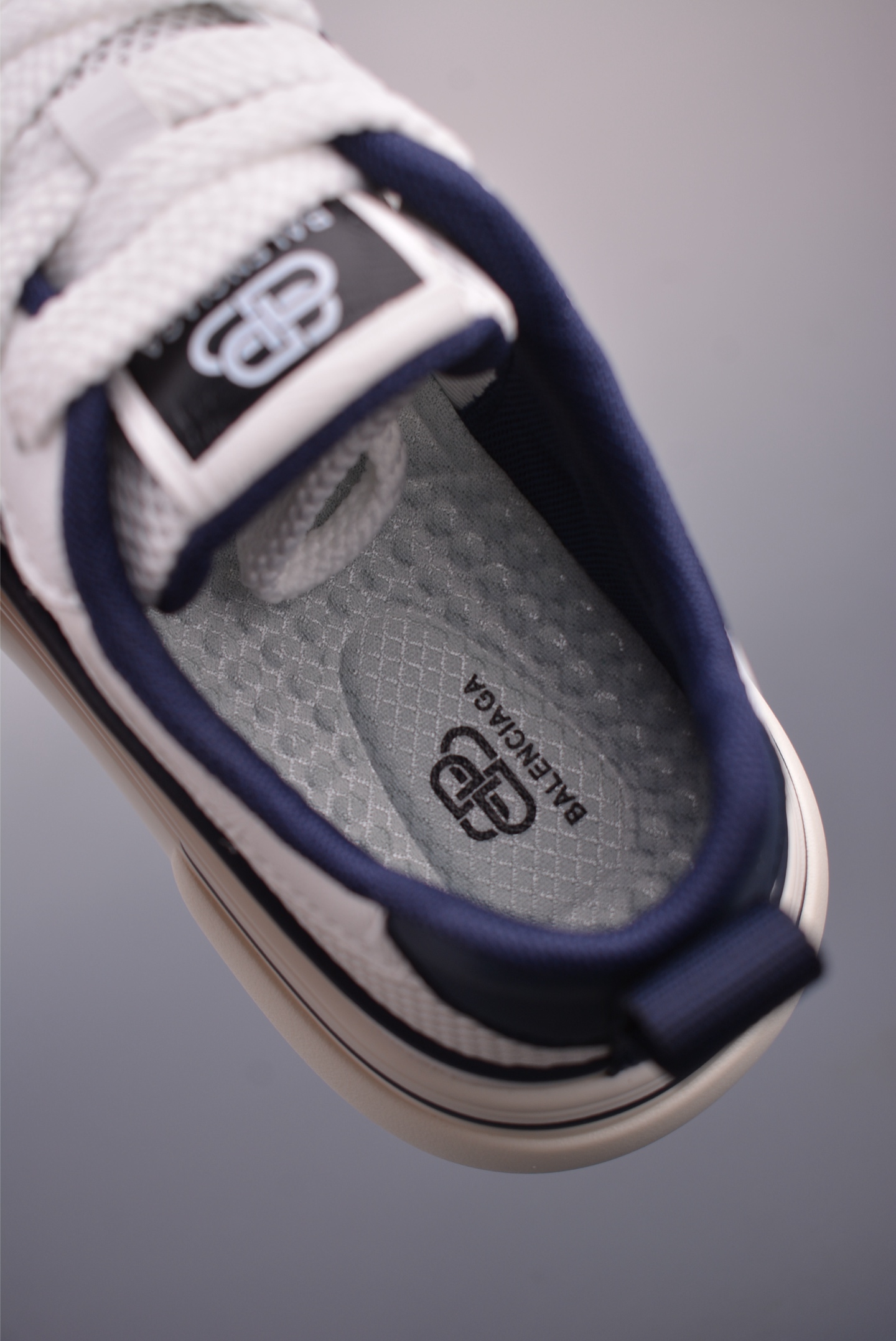 Balenciaga White & Navy Low-Top Sneakers - Comfortable, Trendy & Versatile 10 i1752877974577 2945 0 8
